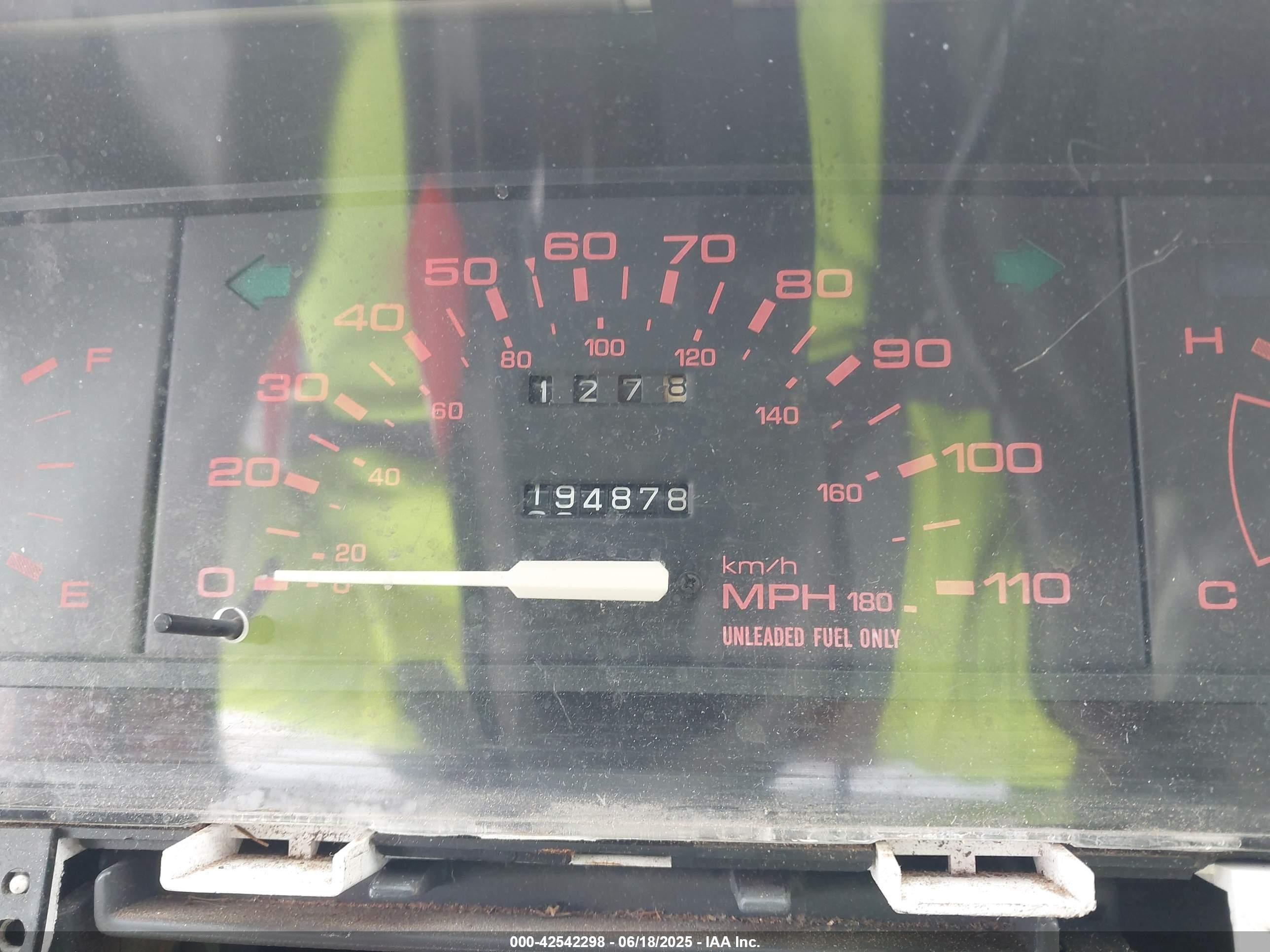 1989 Mazda B2200 Long Bed Red vin: JM2UF2135K0760914