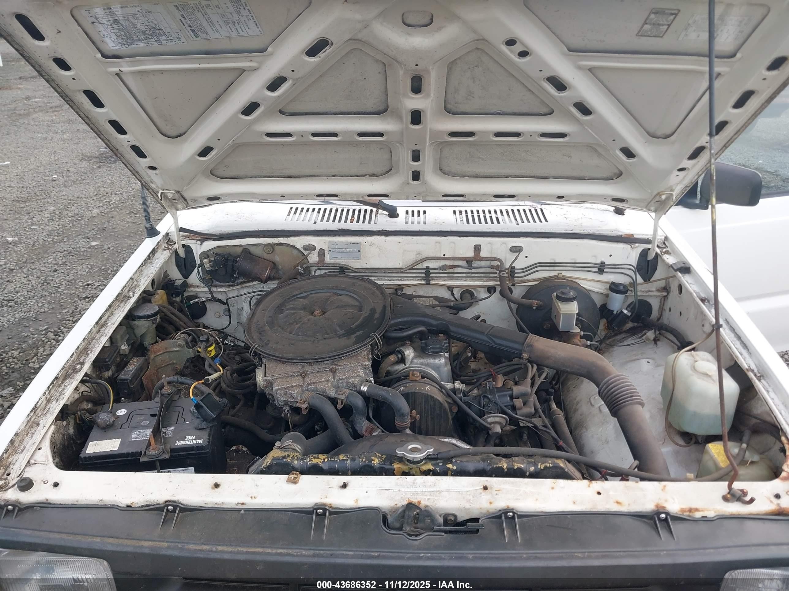 1988 Mazda B2200 Long Bed White vin: JM2UF2139J0302436