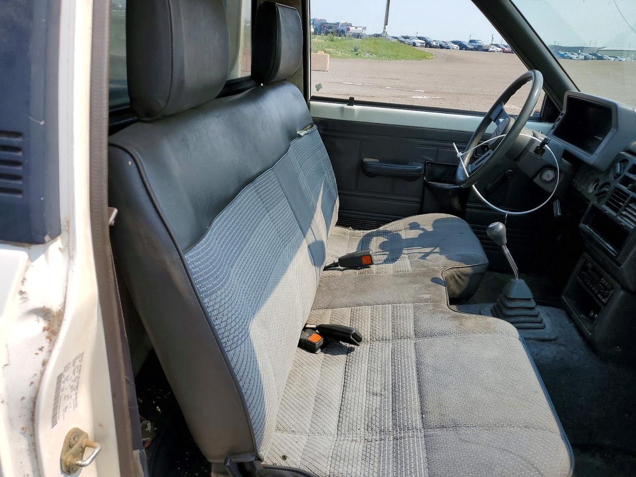 1993 Mazda B2200 Long Bed White vin: JM2UF2235P0387380
