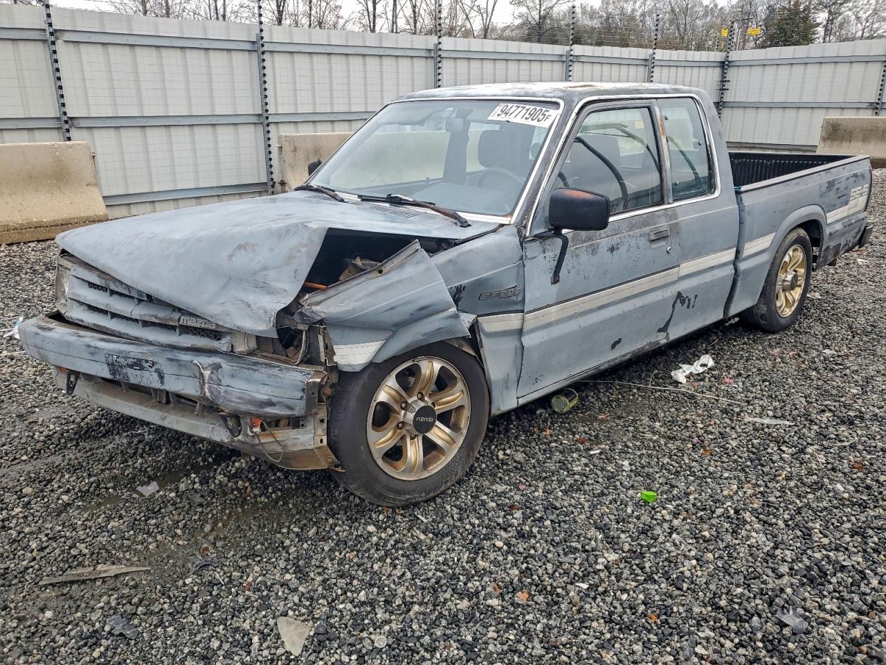 1987 Mazda B2000 Cab Plus Gray vin: JM2UF3111H0516481