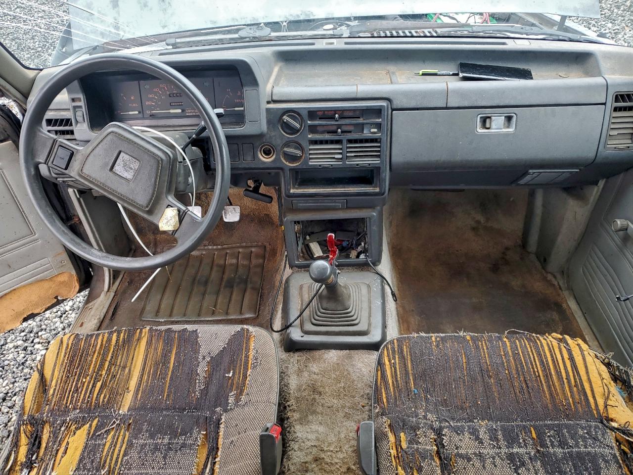 1987 Mazda B2000 Cab Plus Gray vin: JM2UF3111H0516481