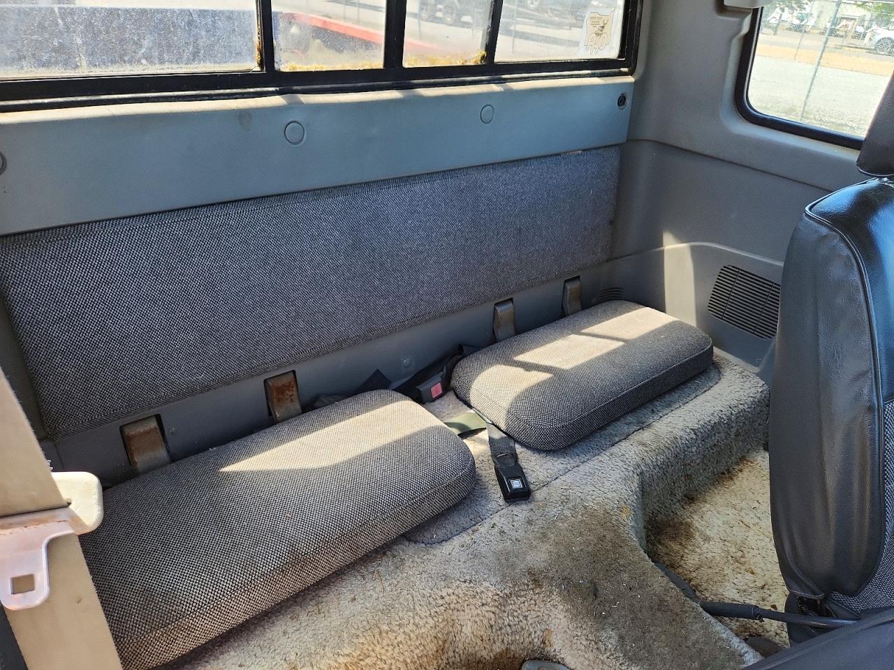 1986 Mazda B2000 Long Bed Red vin: JM2UF3112G0634246