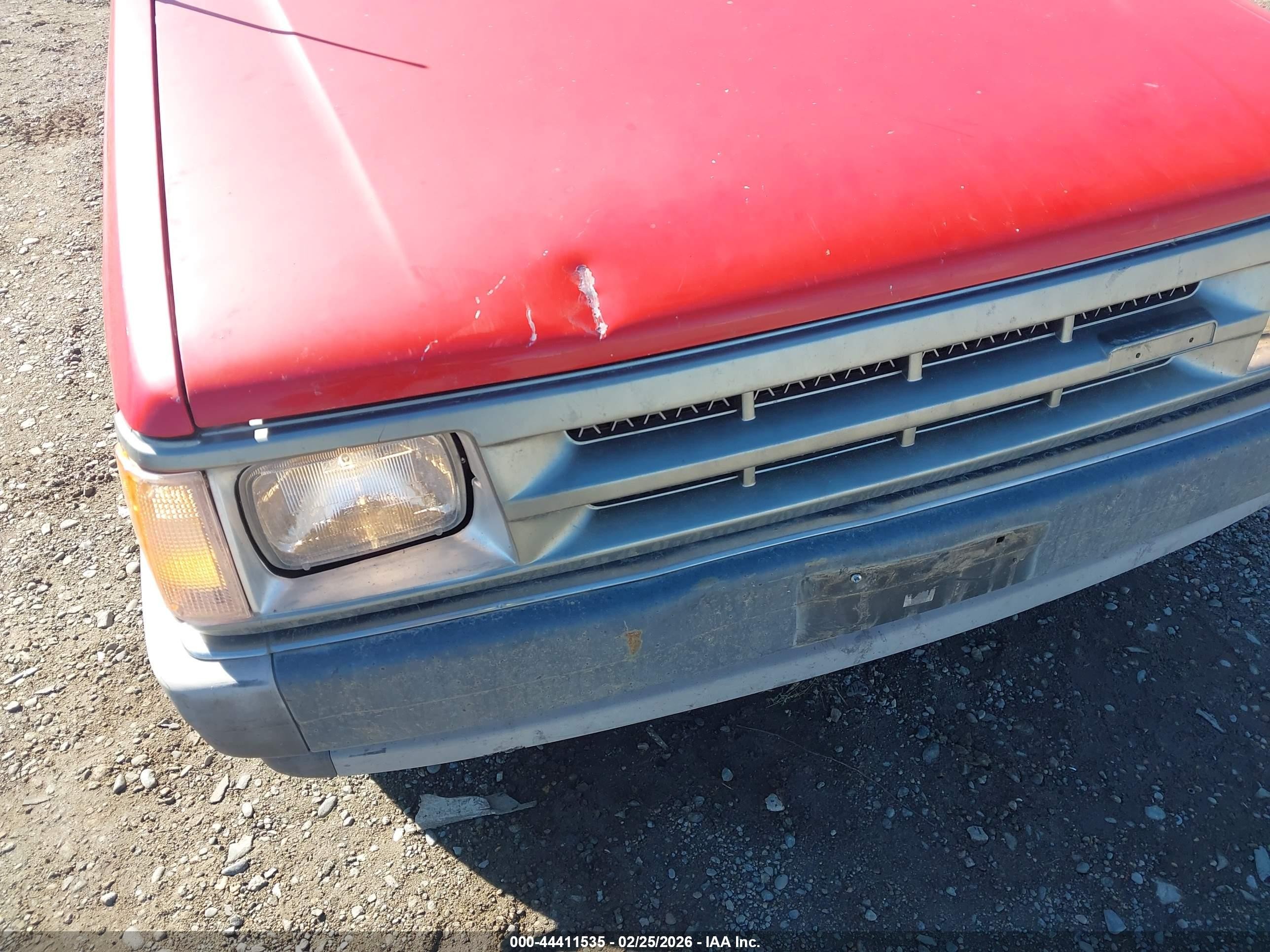 1986 Mazda B2000 Long Bed Красный vin: JM2UF3113G0612532