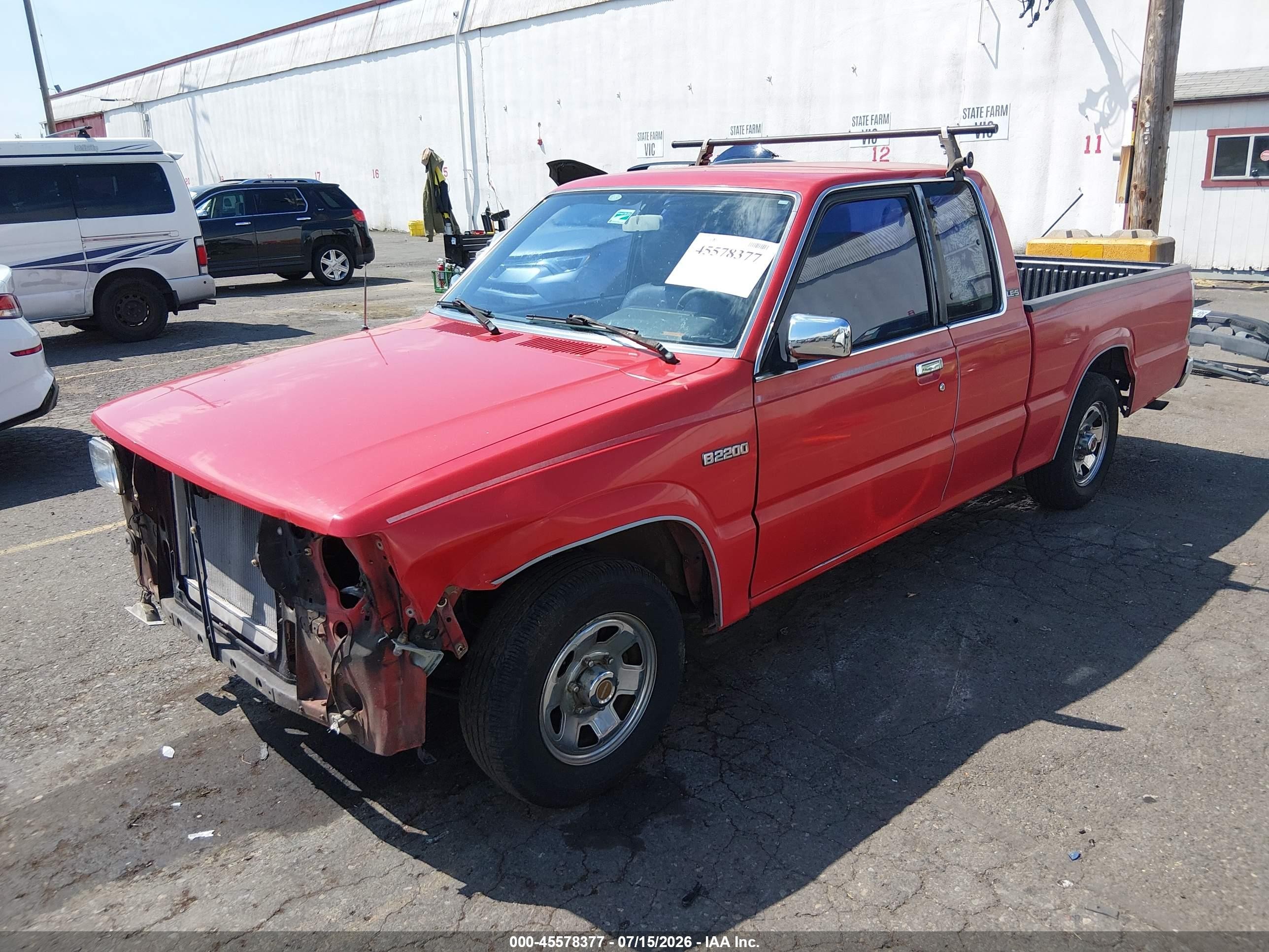 1990 Mazda B2200 Cab Plus Red vin: JM2UF3130L0865805