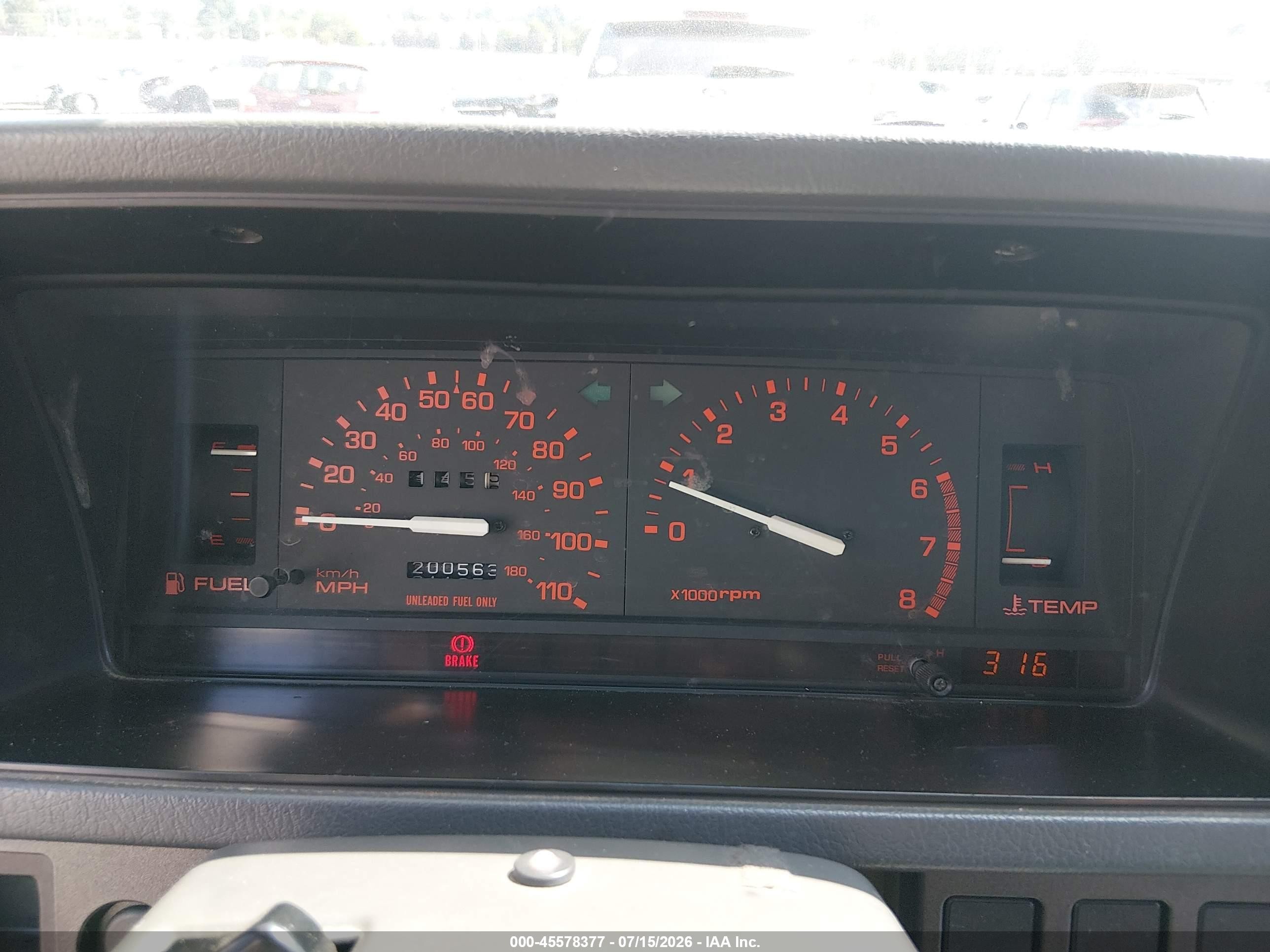 1990 Mazda B2200 Cab Plus Red vin: JM2UF3130L0865805