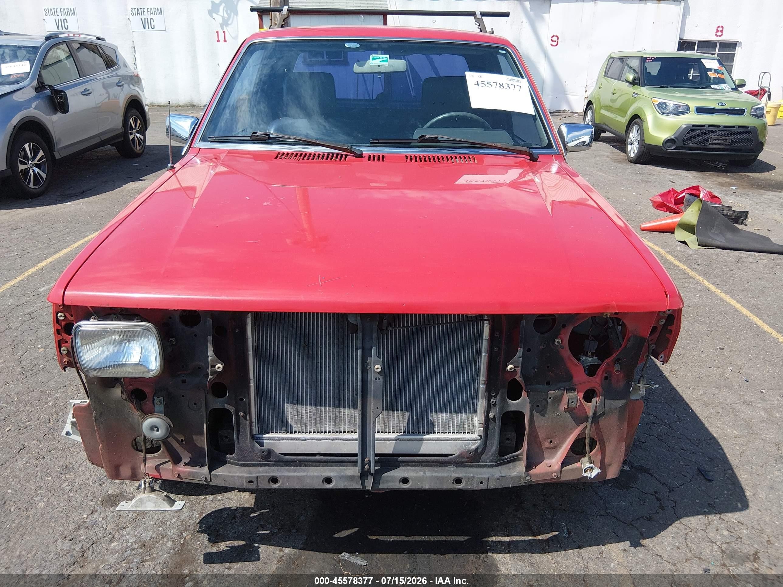 1990 Mazda B2200 Cab Plus Red vin: JM2UF3130L0865805
