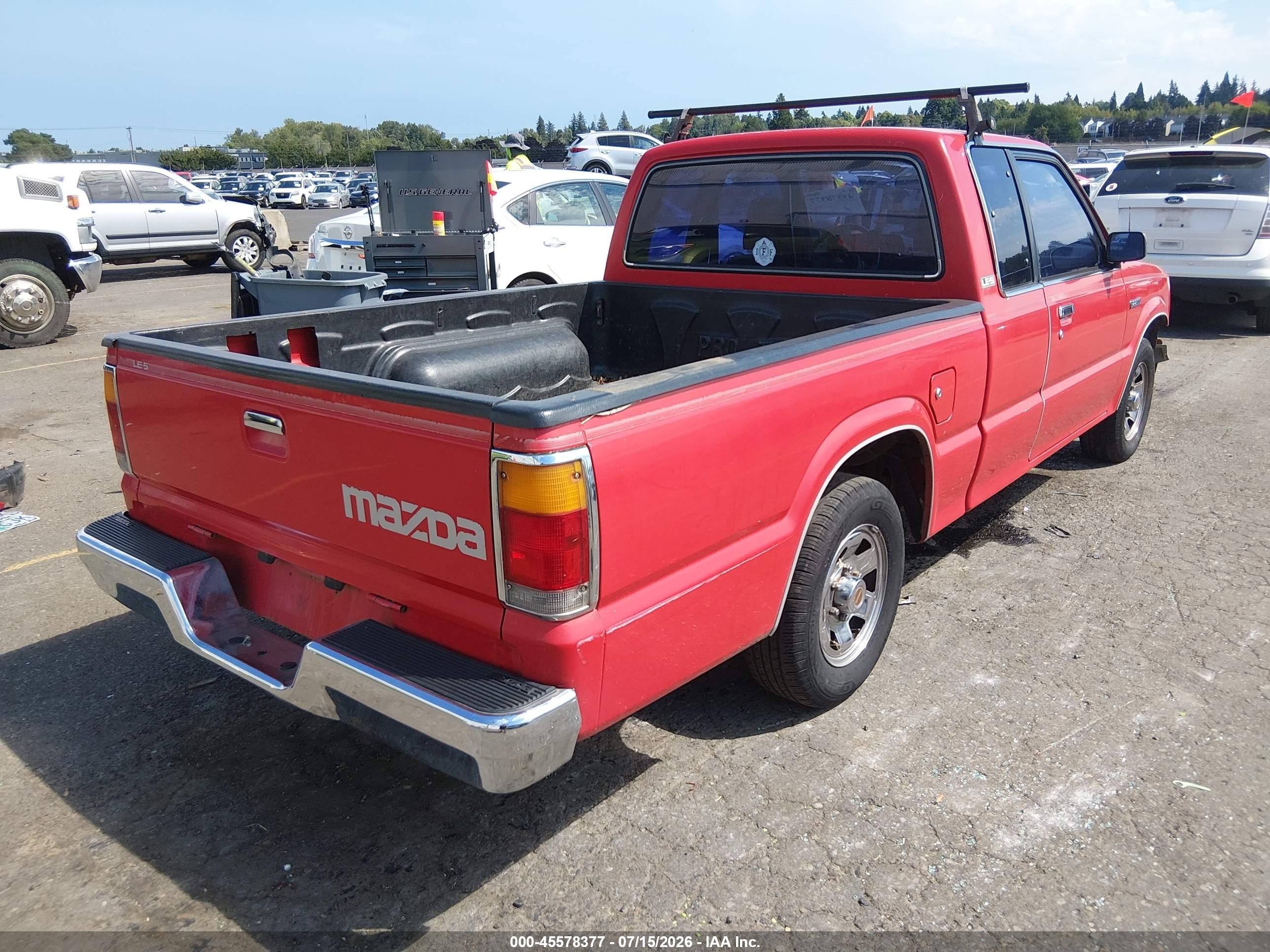 1990 Mazda B2200 Cab Plus Red vin: JM2UF3130L0865805