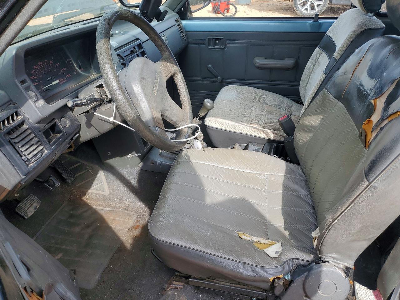 1993 Mazda B2200 Cab Plus Black vin: JM2UF3130P0380523
