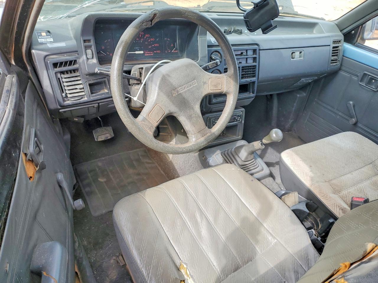 1993 Mazda B2200 Cab Plus Black vin: JM2UF3130P0380523