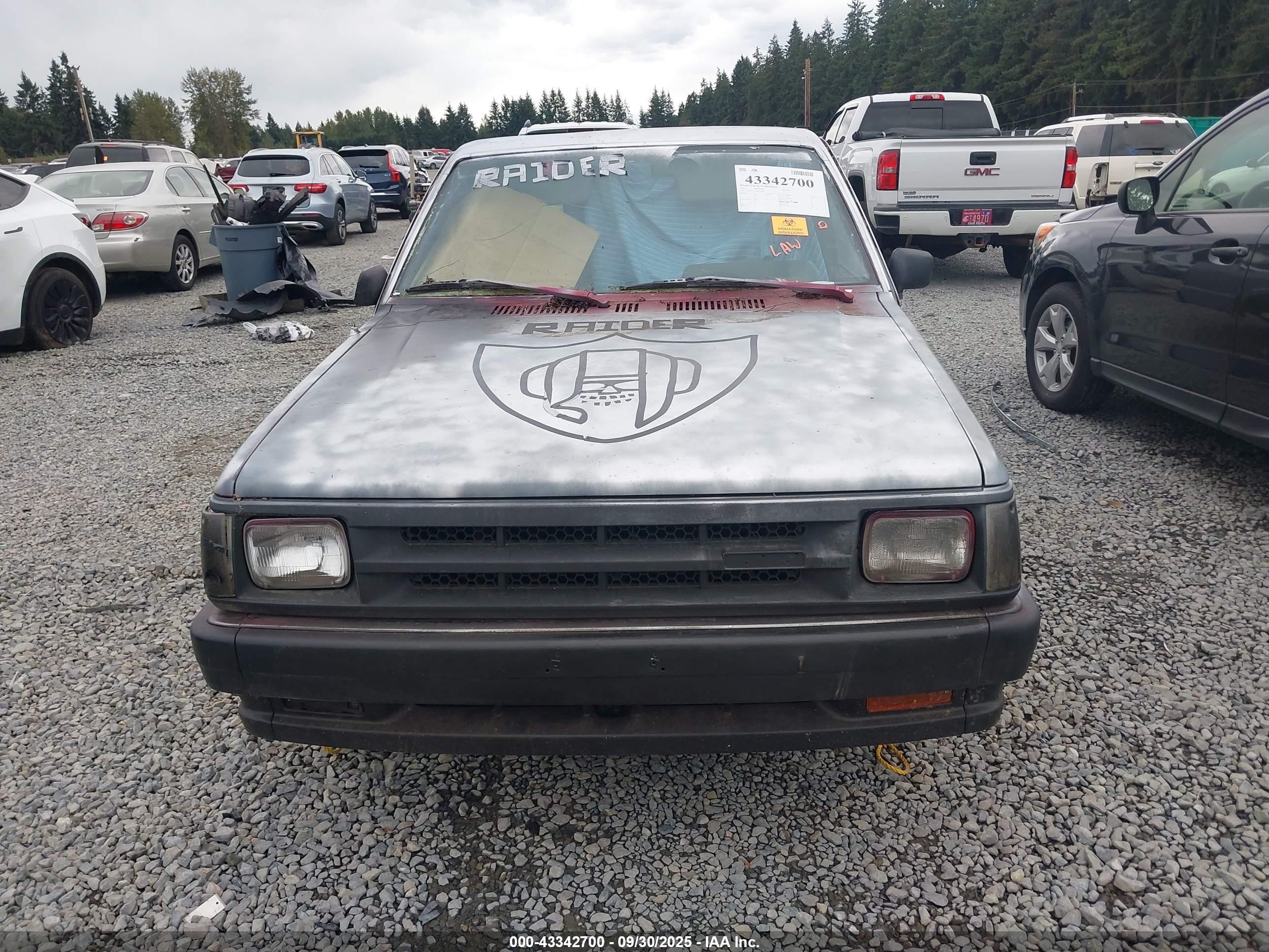 1991 Mazda B2200 Cab Plus Gray vin: JM2UF3131M0137072