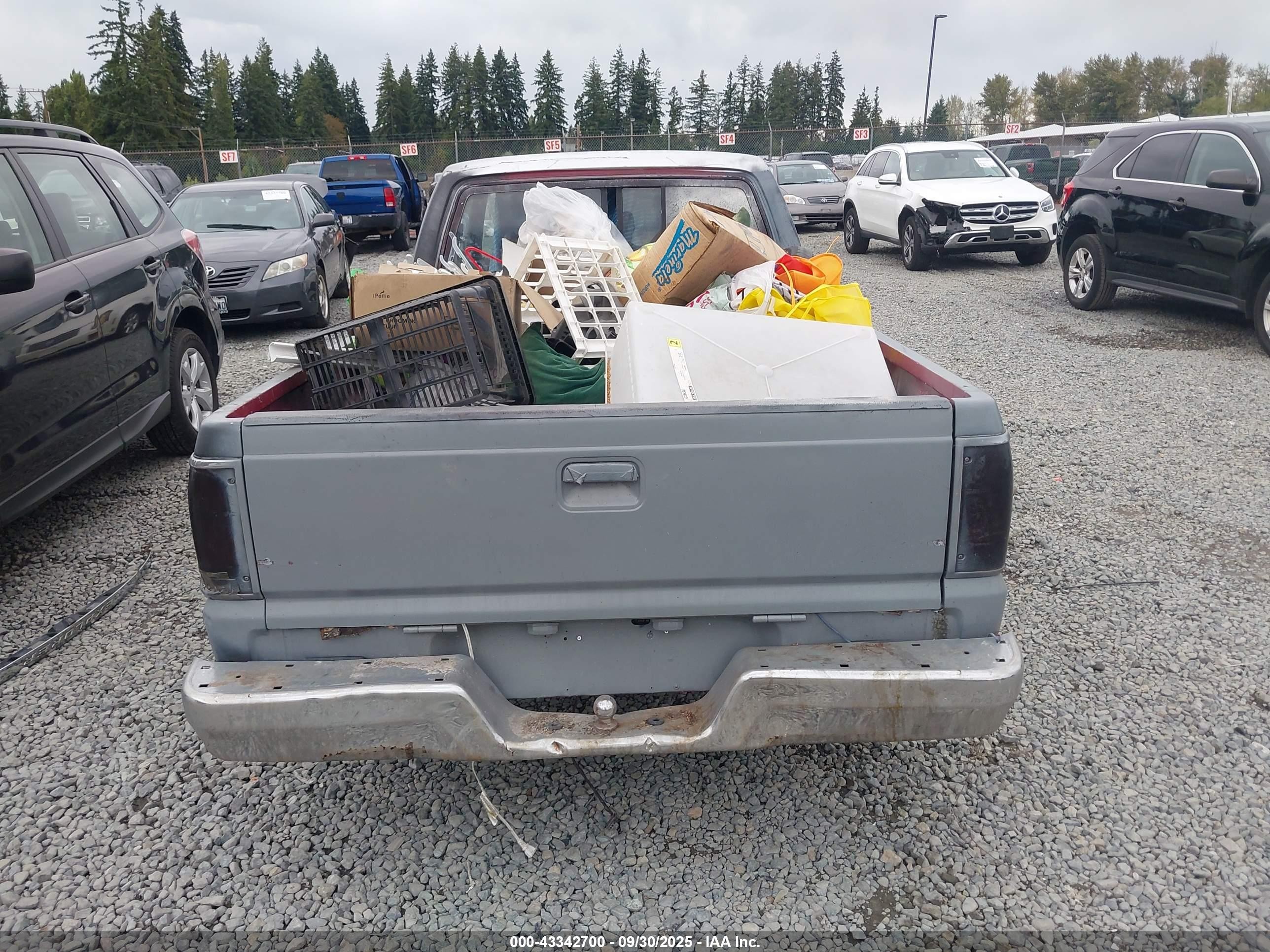 1991 Mazda B2200 Cab Plus Gray vin: JM2UF3131M0137072