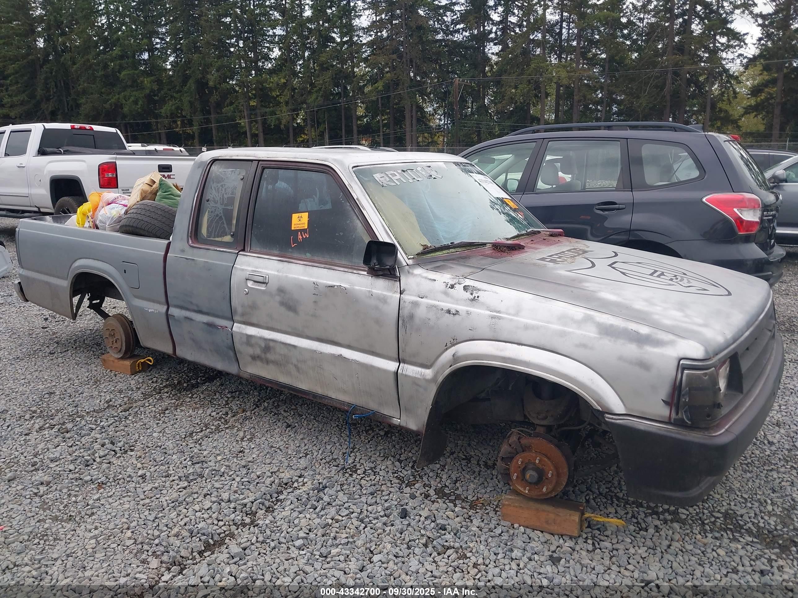 1991 Mazda B2200 Cab Plus Gray vin: JM2UF3131M0137072