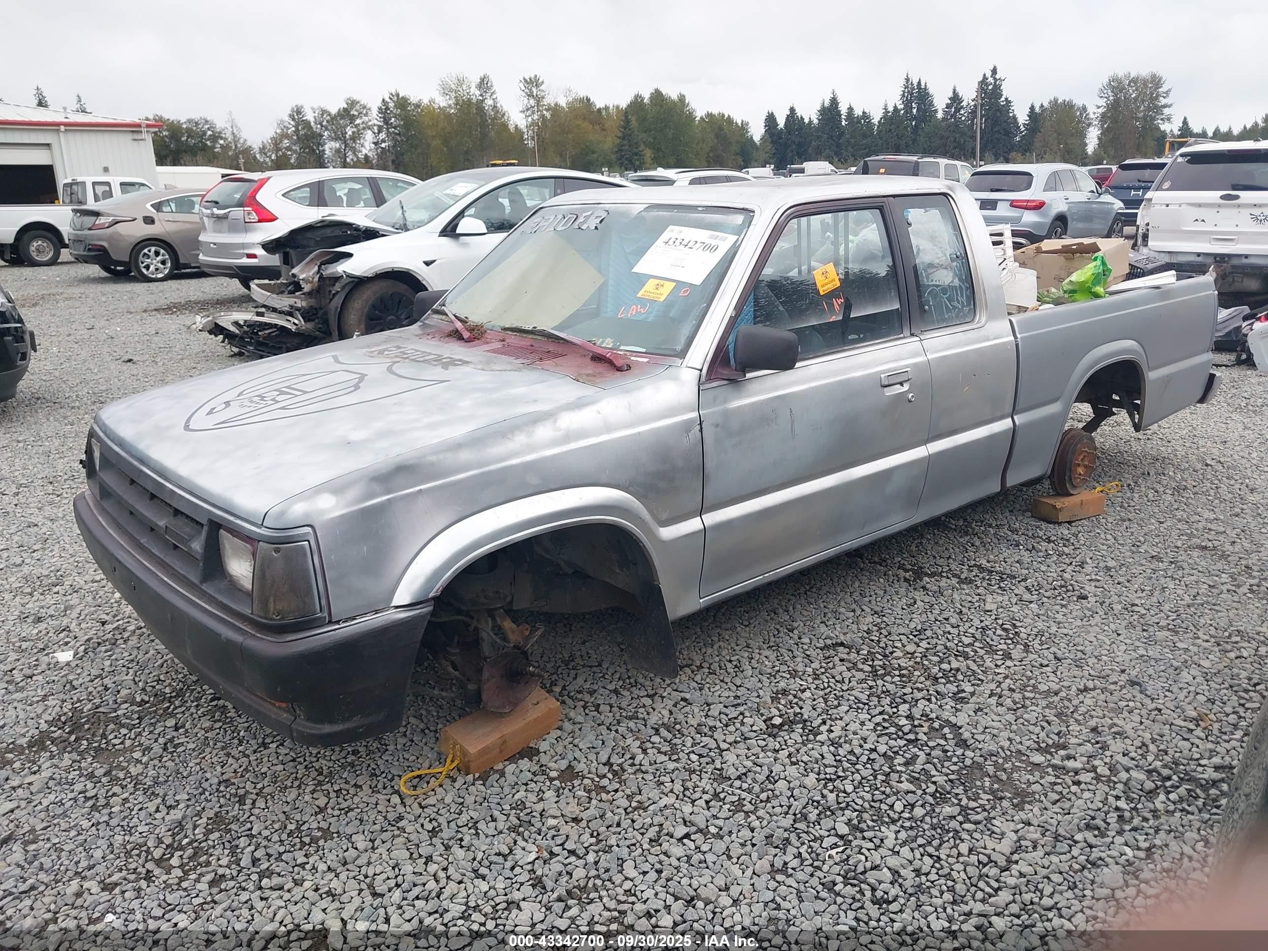 1991 Mazda B2200 Cab Plus Gray vin: JM2UF3131M0137072