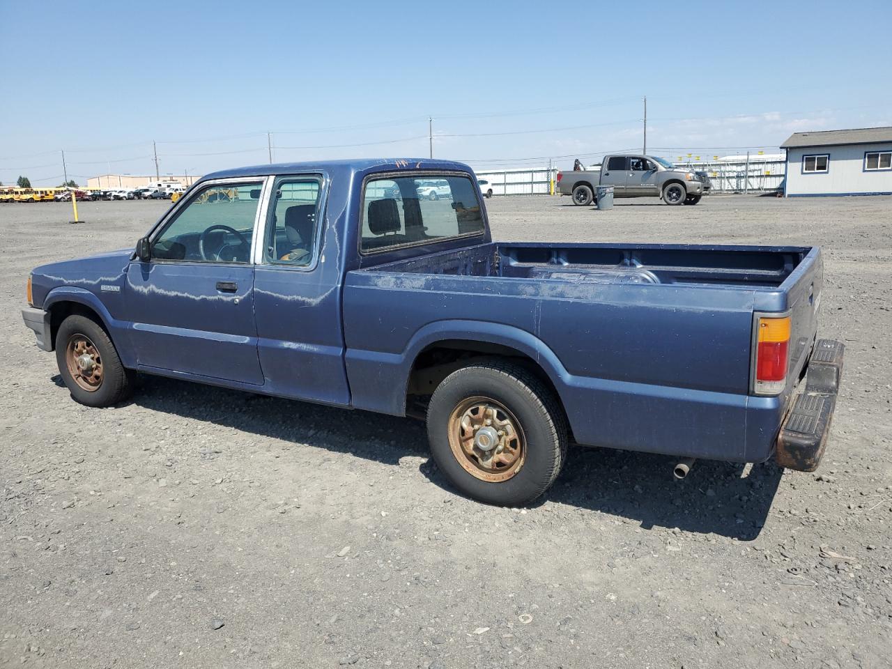 1989 Mazda B2200 Cab Plus   Blue vin: JM2UF3133K0728422
