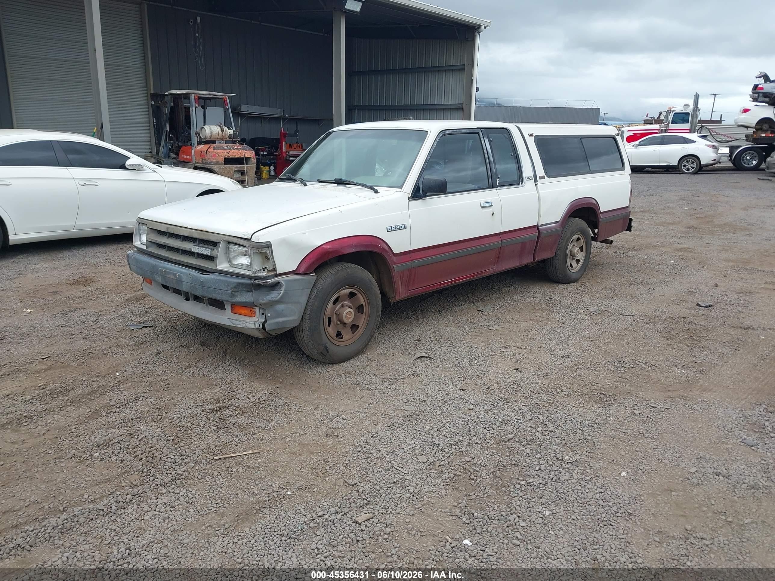 1988 Mazda B2200 Cab Plus White vin: JM2UF3134J0343014