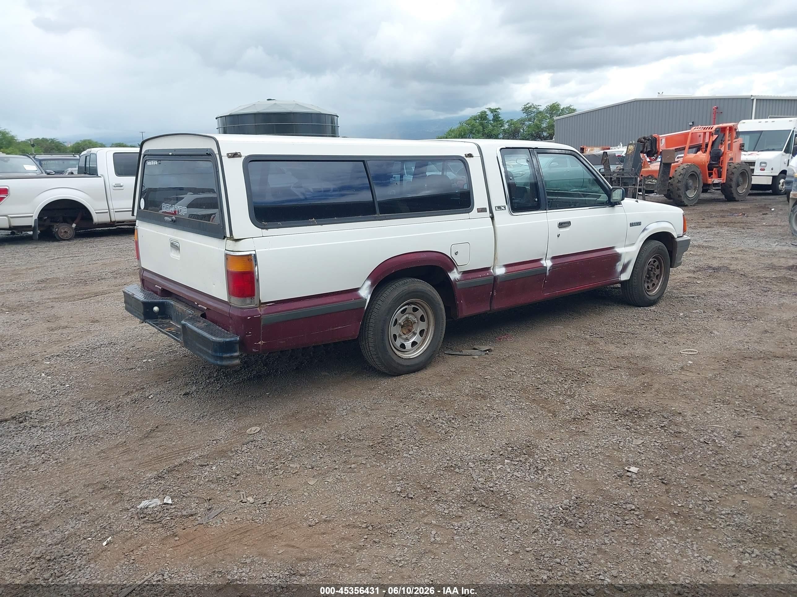 1988 Mazda B2200 Cab Plus White vin: JM2UF3134J0343014