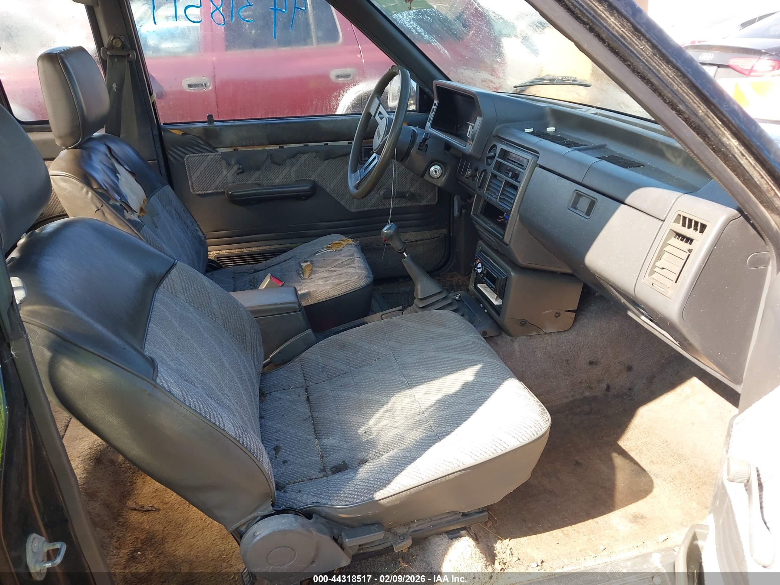 1991 Mazda B2200 Cab Plus Black vin: JM2UF3136M0110448