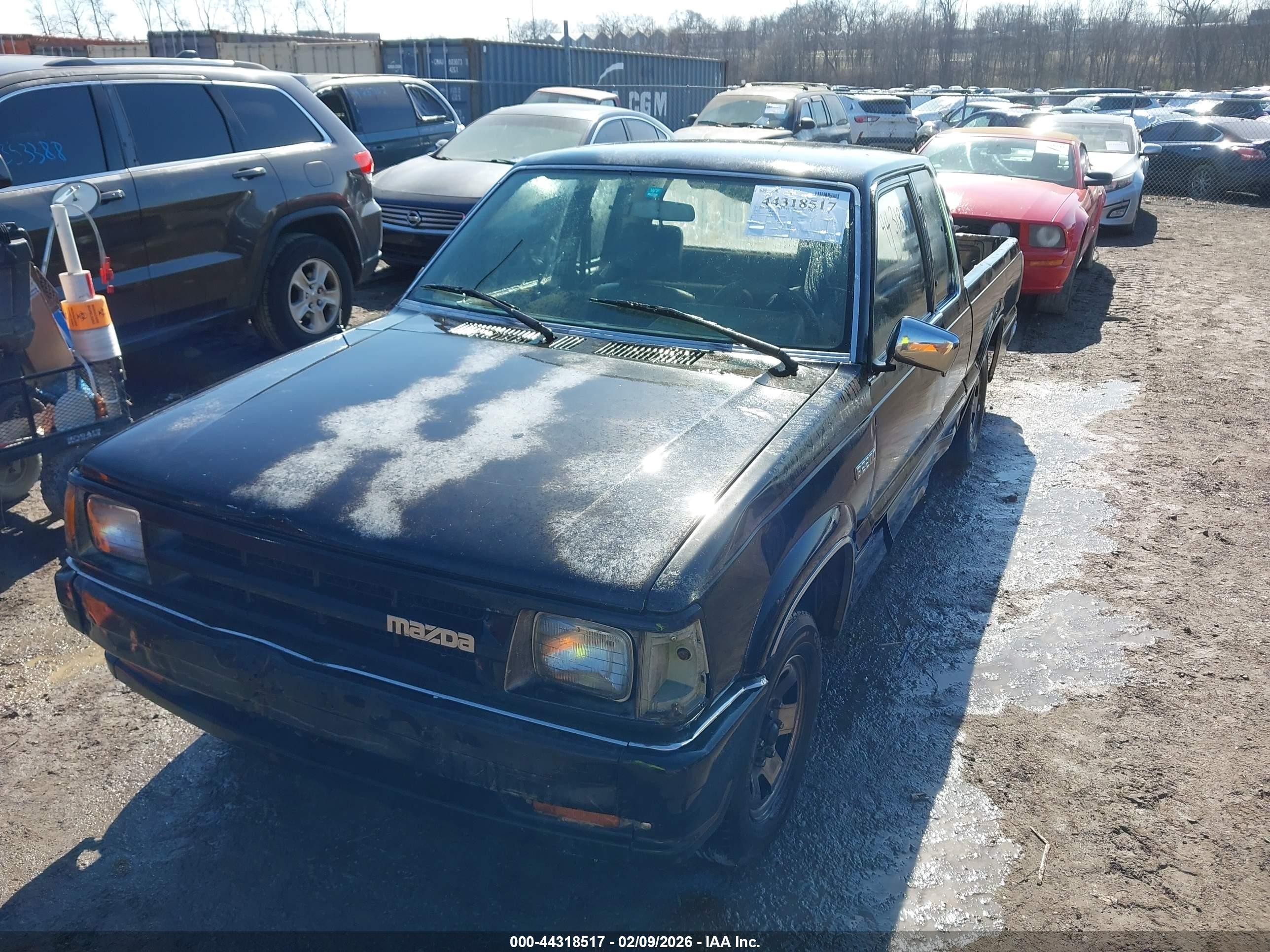 1991 Mazda B2200 Cab Plus Black vin: JM2UF3136M0110448