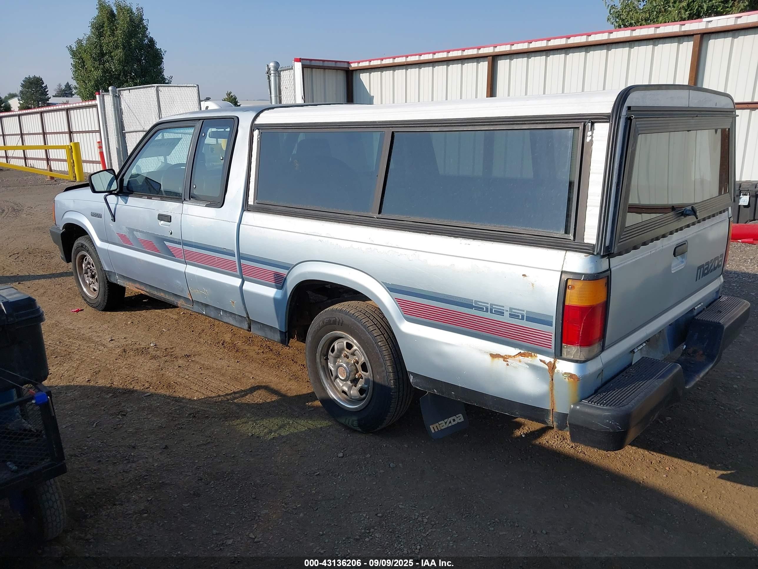 1991 Mazda B2200 Cab Plus Синий vin: JM2UF3138M0144245