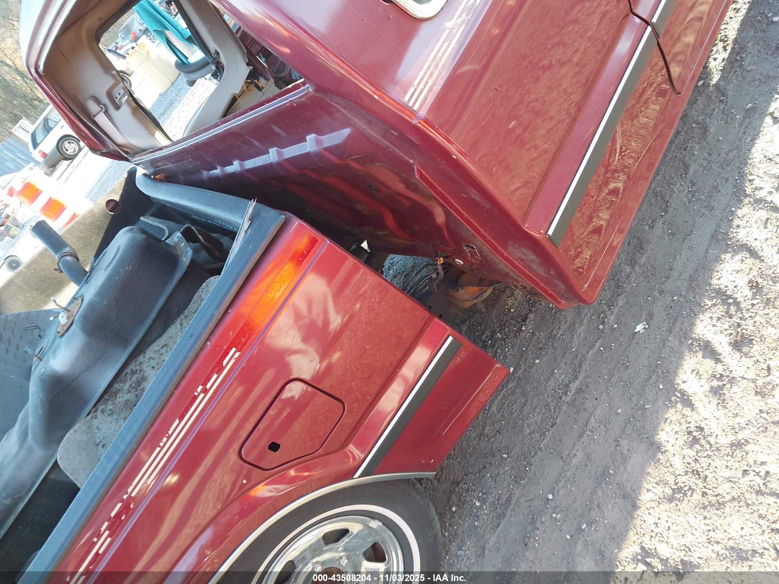 1992 Mazda B2200 Cab Plus Burgundy vin: JM2UF3139N0270826