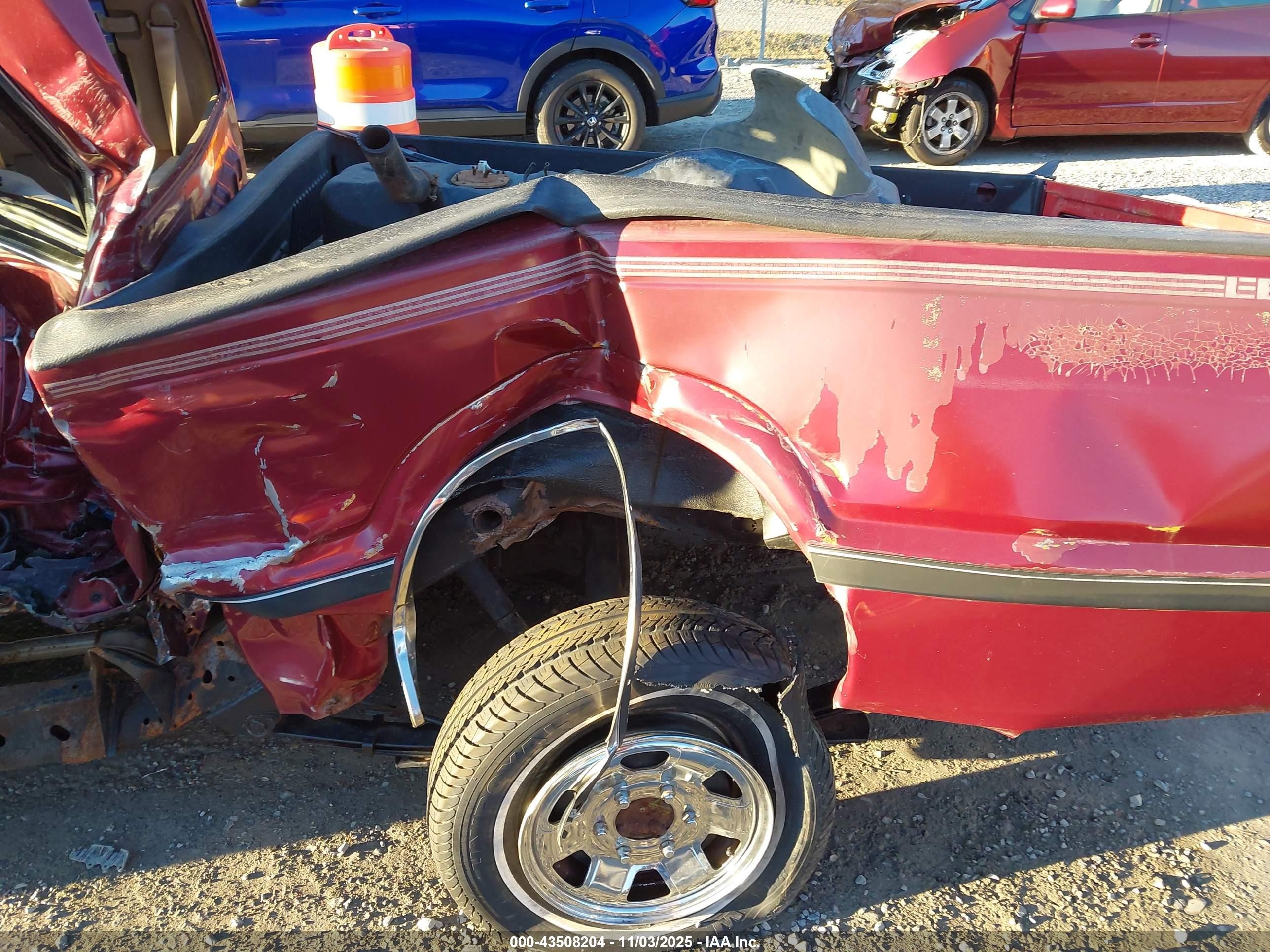 1992 Mazda B2200 Cab Plus Burgundy vin: JM2UF3139N0270826