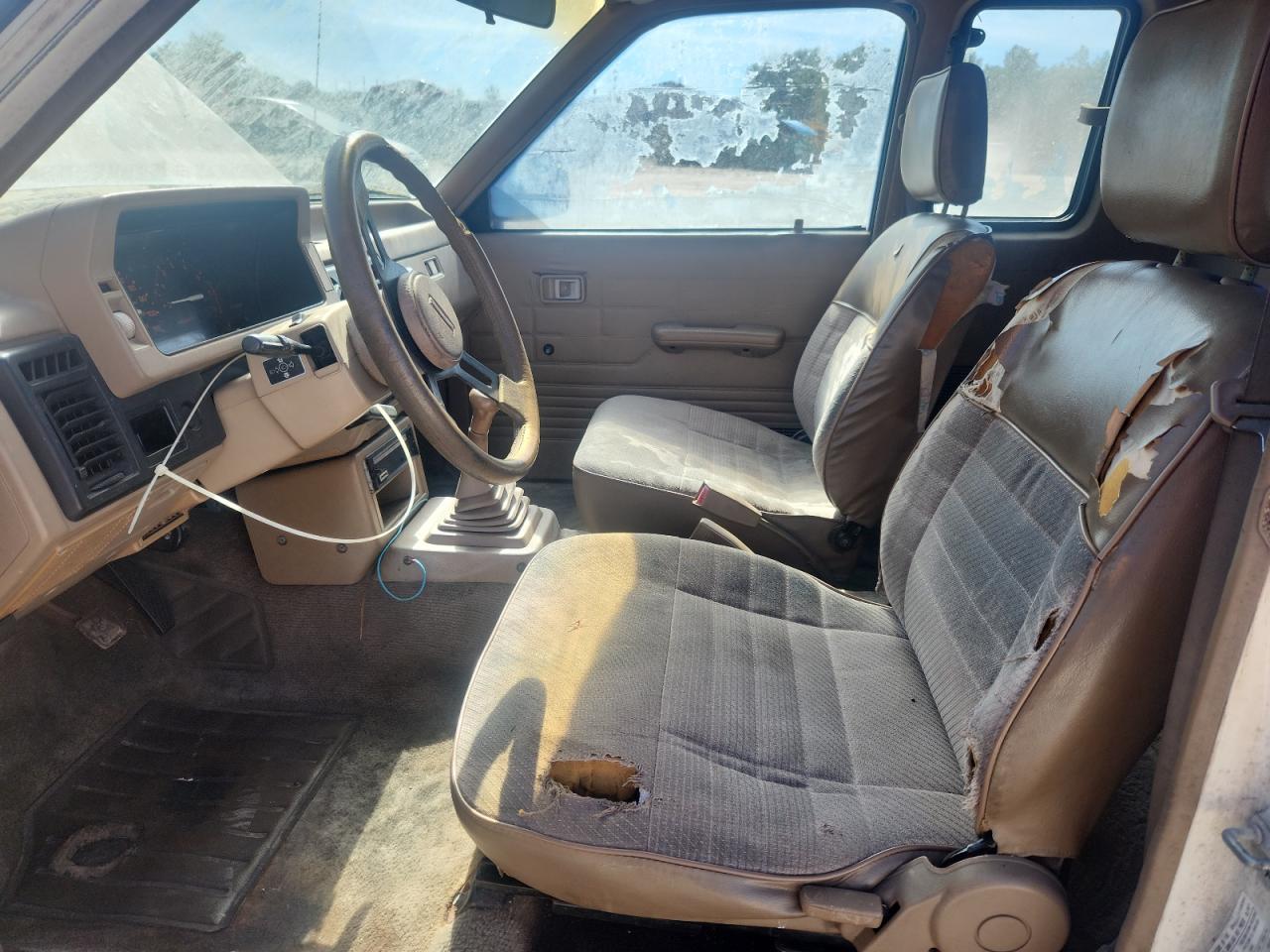 1991 Mazda B2600 Cab Plus White vin: JM2UF3146M0142275