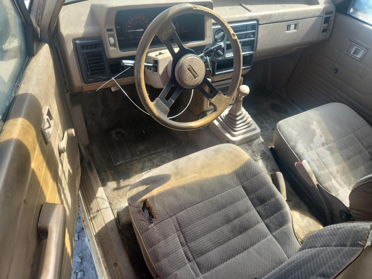1991 Mazda B2600 Cab Plus White vin: JM2UF3146M0142275