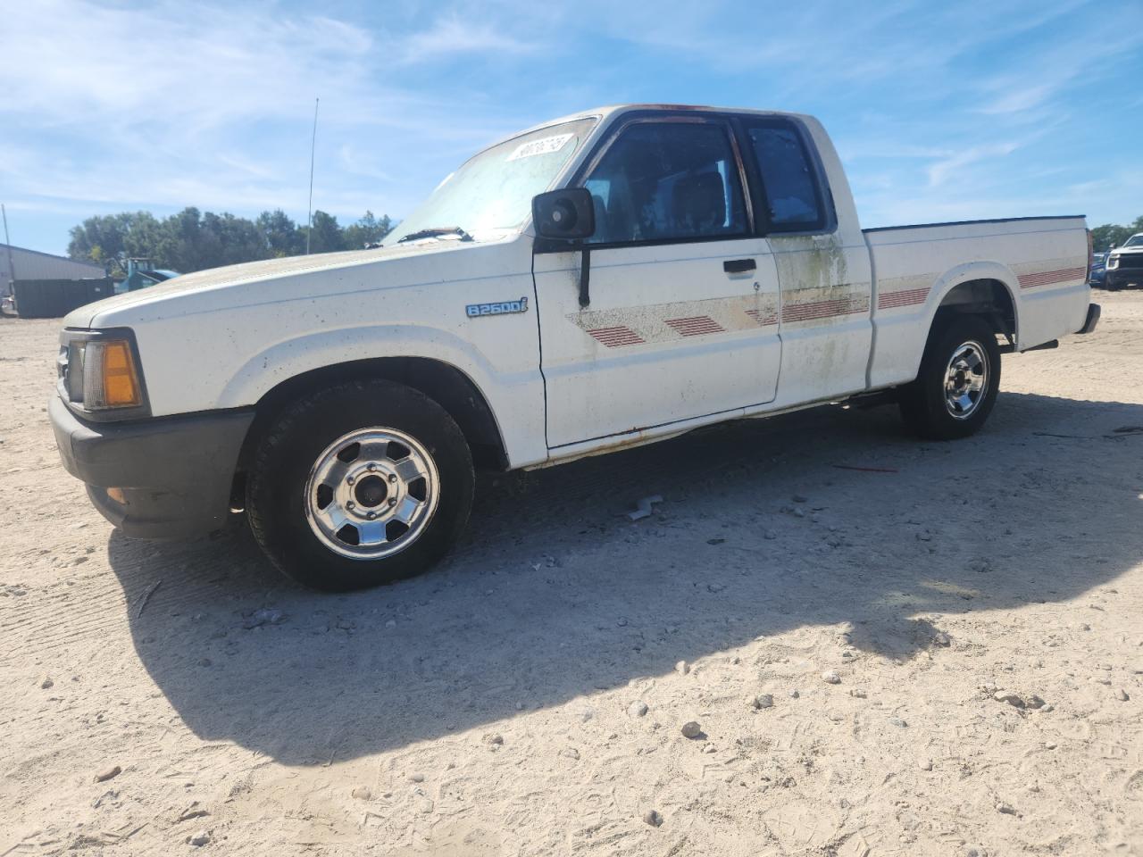 1991 Mazda B2600 Cab Plus White vin: JM2UF3146M0142275