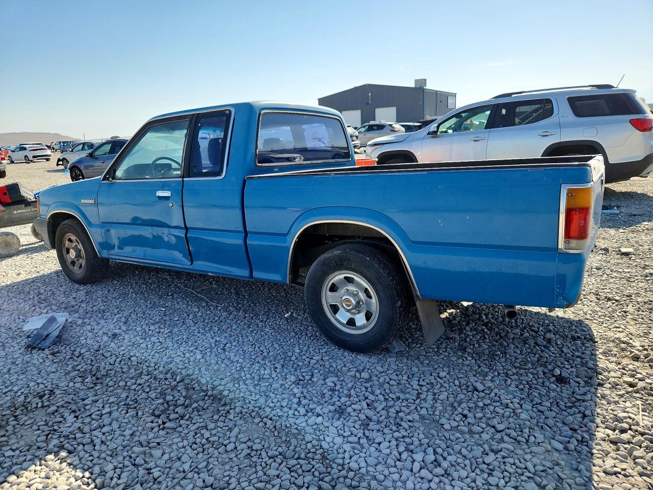 1991 Mazda B2600 Cab Plus Blue vin: JM2UF3148M0172443