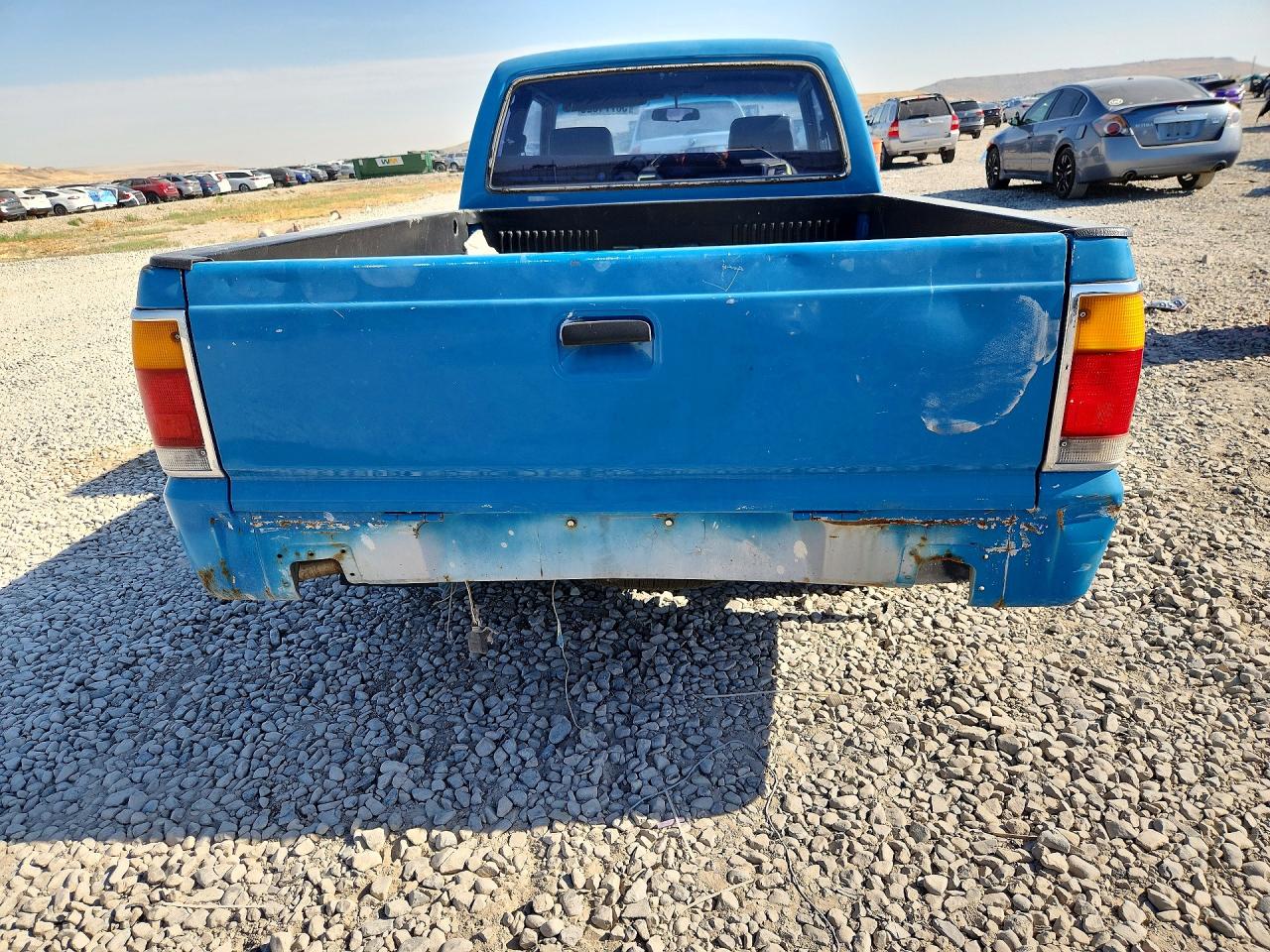 1991 Mazda B2600 Cab Plus Blue vin: JM2UF3148M0172443