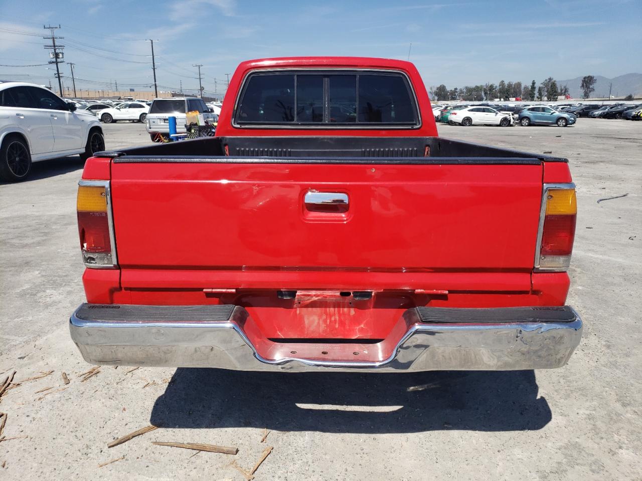 1991 Mazda B2200 Cab Plus Red vin: JM2UF3237M0168969