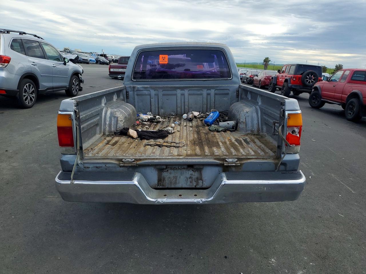 1991 Mazda B2600 Cab Plus Gray vin: JM2UF6143M0104746