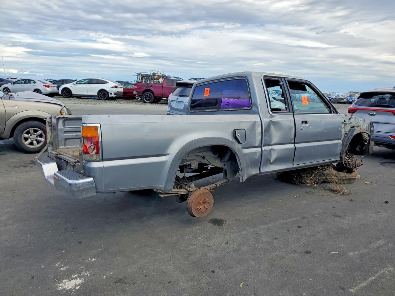 1991 Mazda B2600 Cab Plus Gray vin: JM2UF6143M0104746