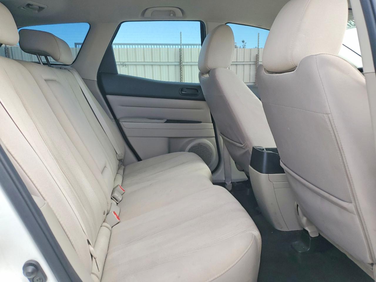 2011 Mazda Cx-7 White vin: JM3ER2BM5B0358342