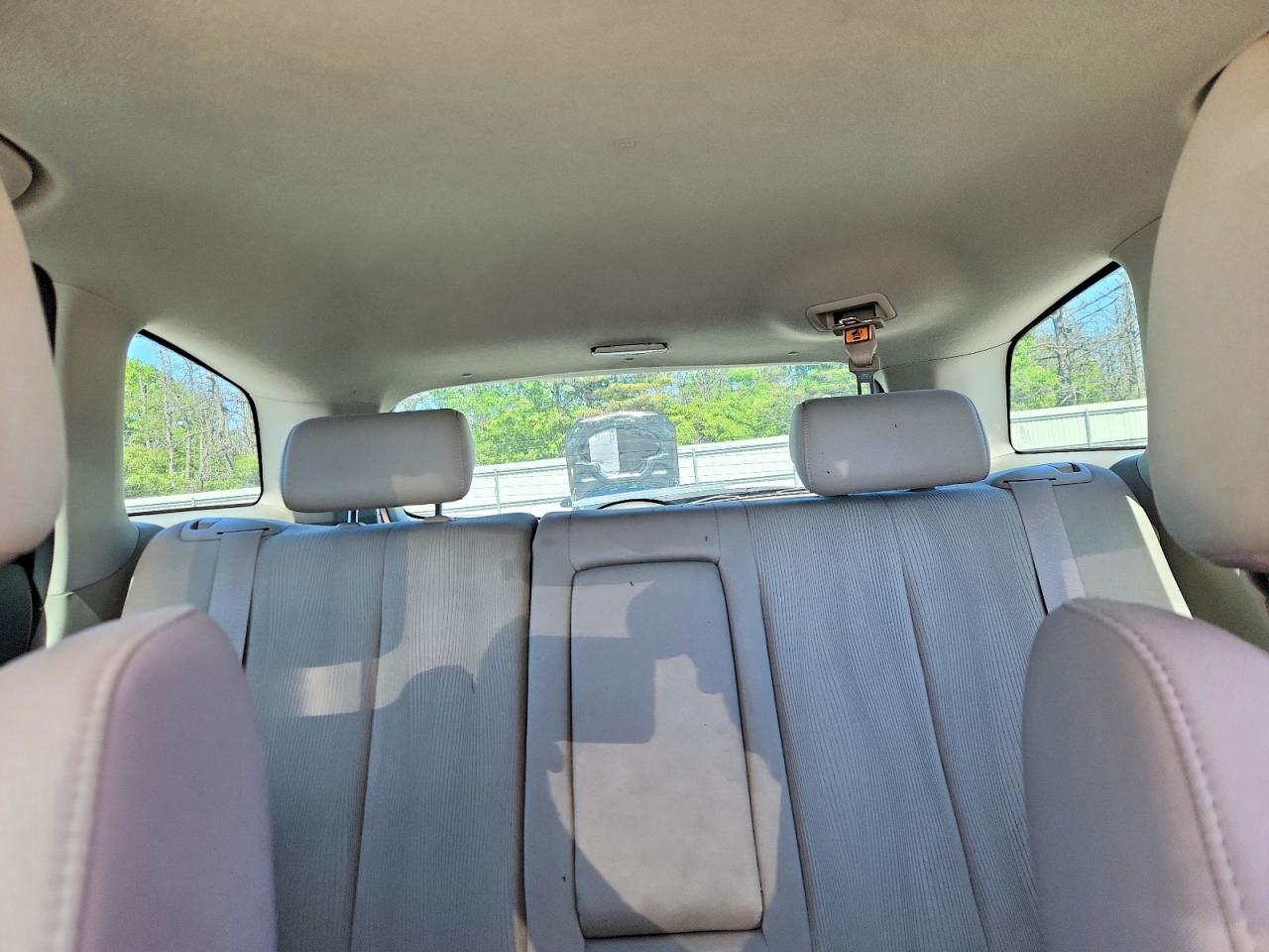 2012 Mazda Cx-7 White vin: JM3ER2BM7C0415125