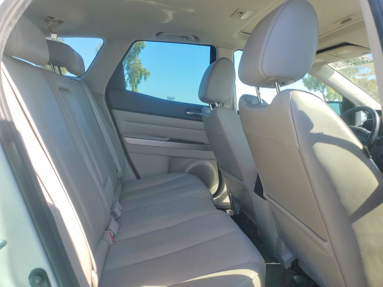 2011 Mazda Cx-7 White vin: JM3ER2DL8B0383191