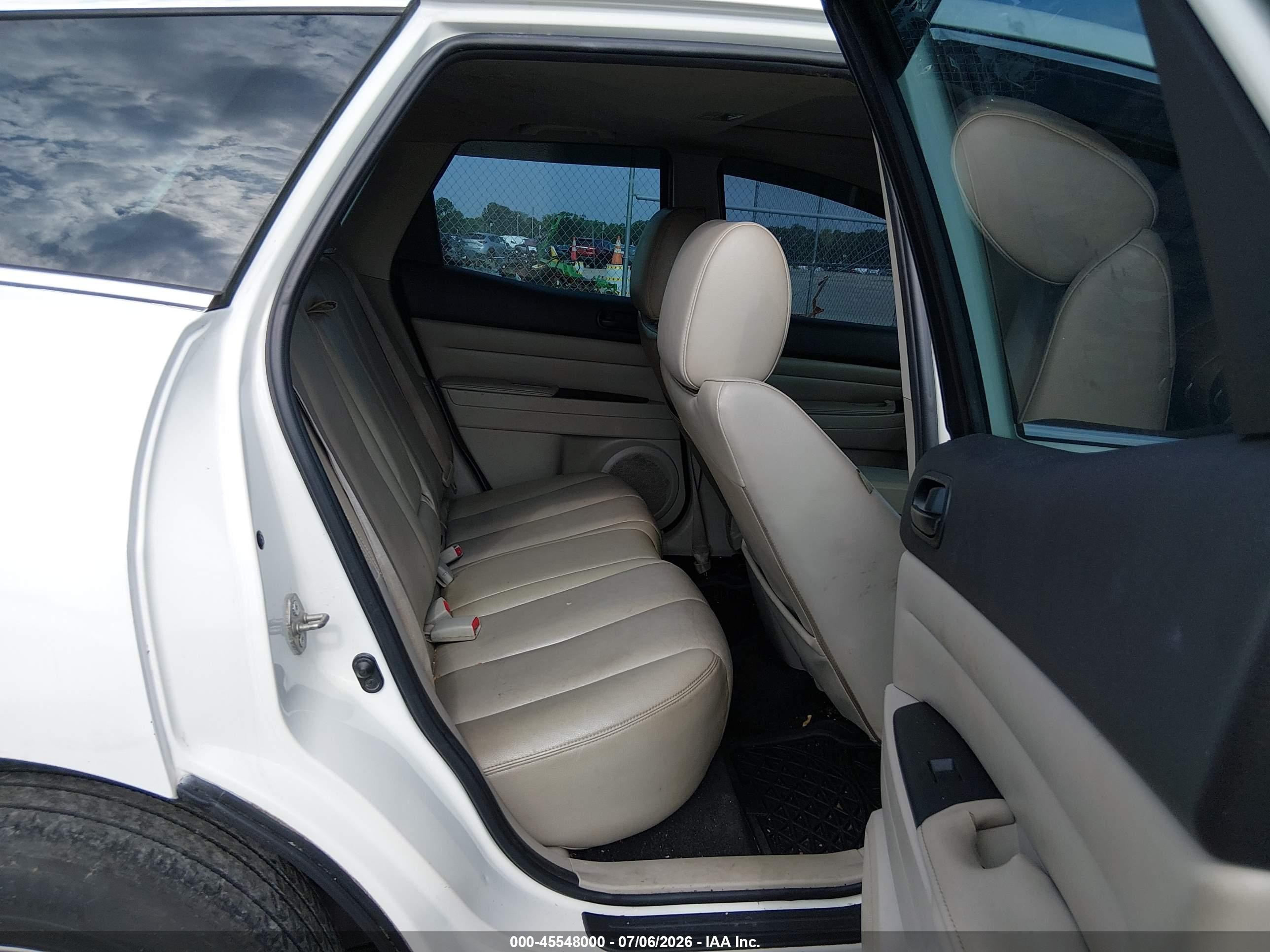 2010 Mazda Cx-7 I Sport White vin: JM3ER2W54A0347379