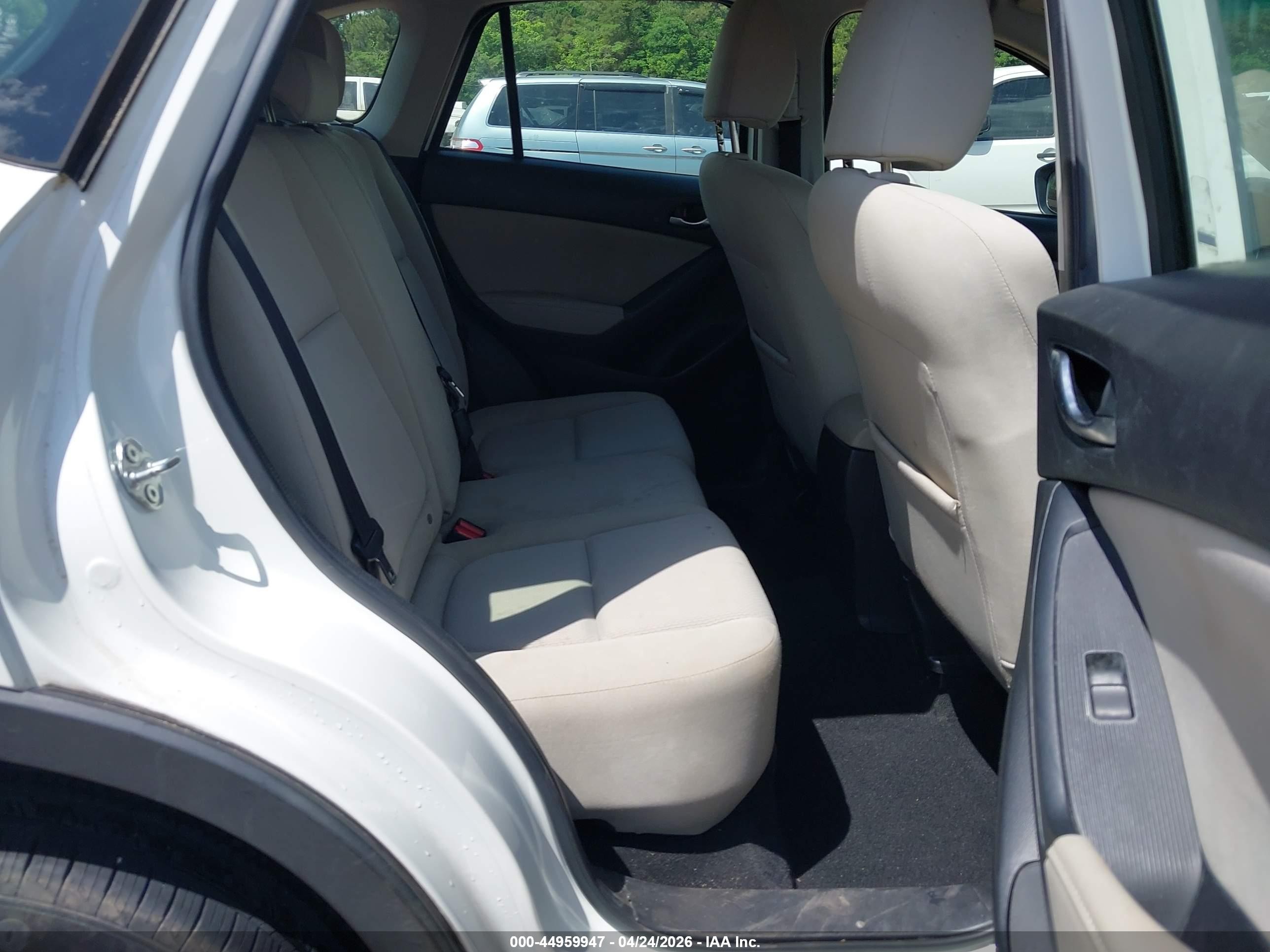2014 Mazda Cx-5 Sport White vin: JM3KE2BE2E0398518