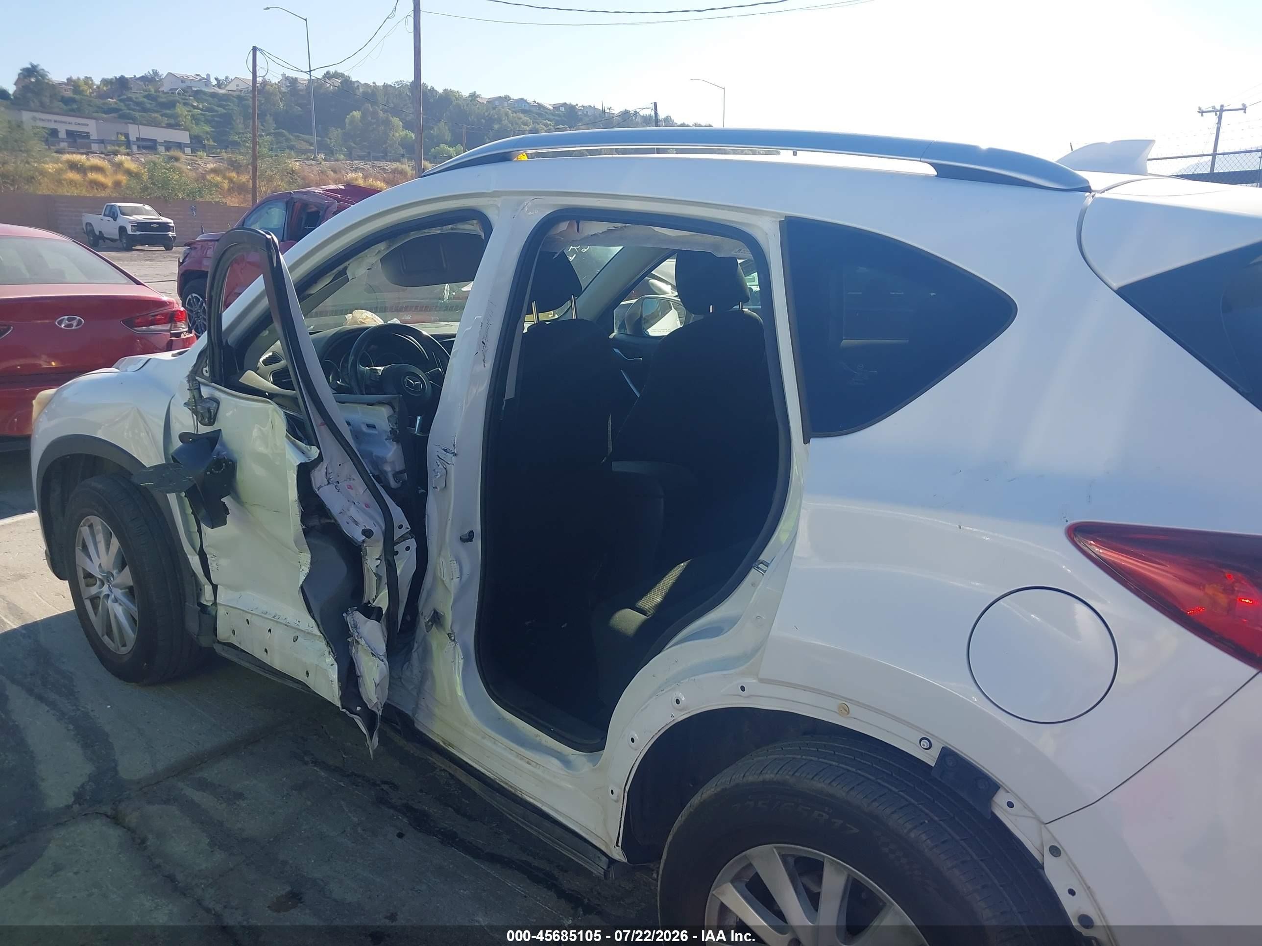 2013 Mazda Cx-5 Touring White vin: JM3KE2CE6D0156473