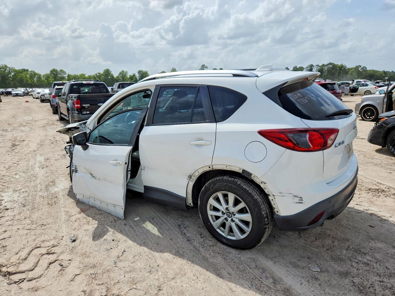 2015 Mazda Cx-5 Touring White vin: JM3KE2CY0F0470942