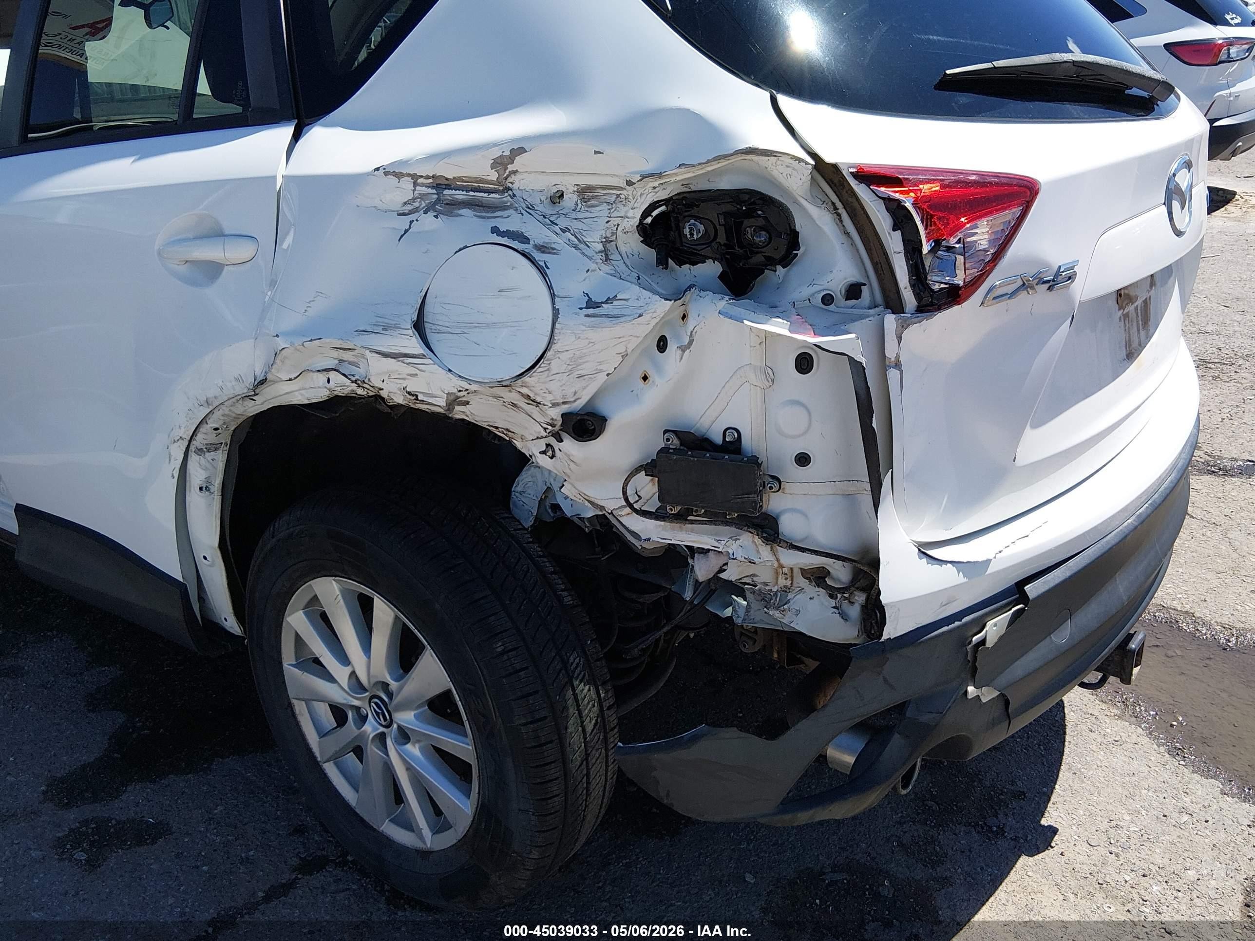 2015 Mazda Cx-5 Touring White vin: JM3KE2CY0F0528158