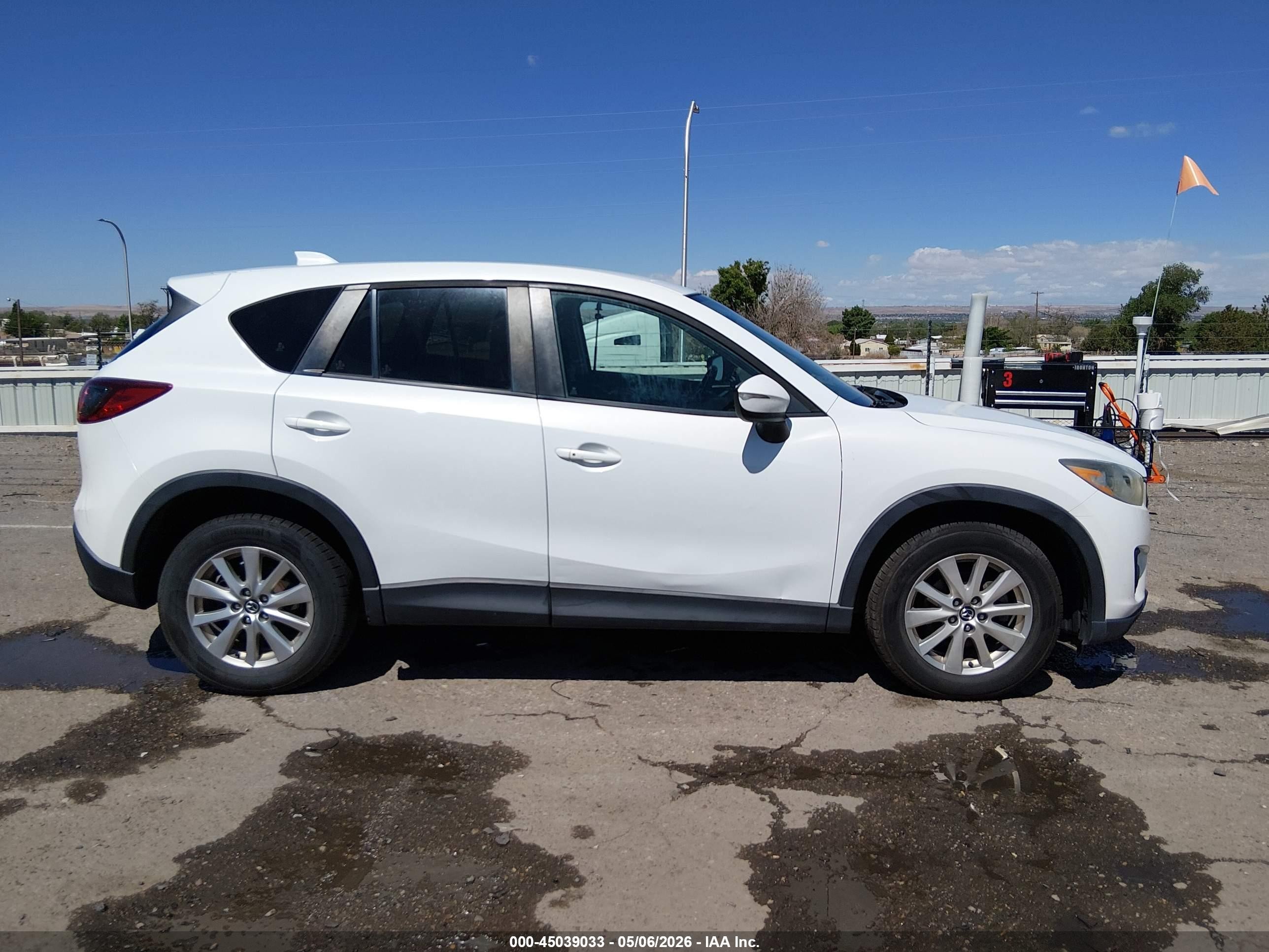2015 Mazda Cx-5 Touring White vin: JM3KE2CY0F0528158