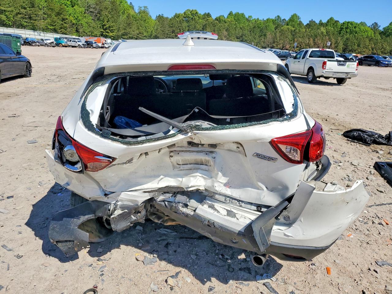 2015 Mazda Cx-5 4d 4wd White vin: JM3KE4BY2F0495628