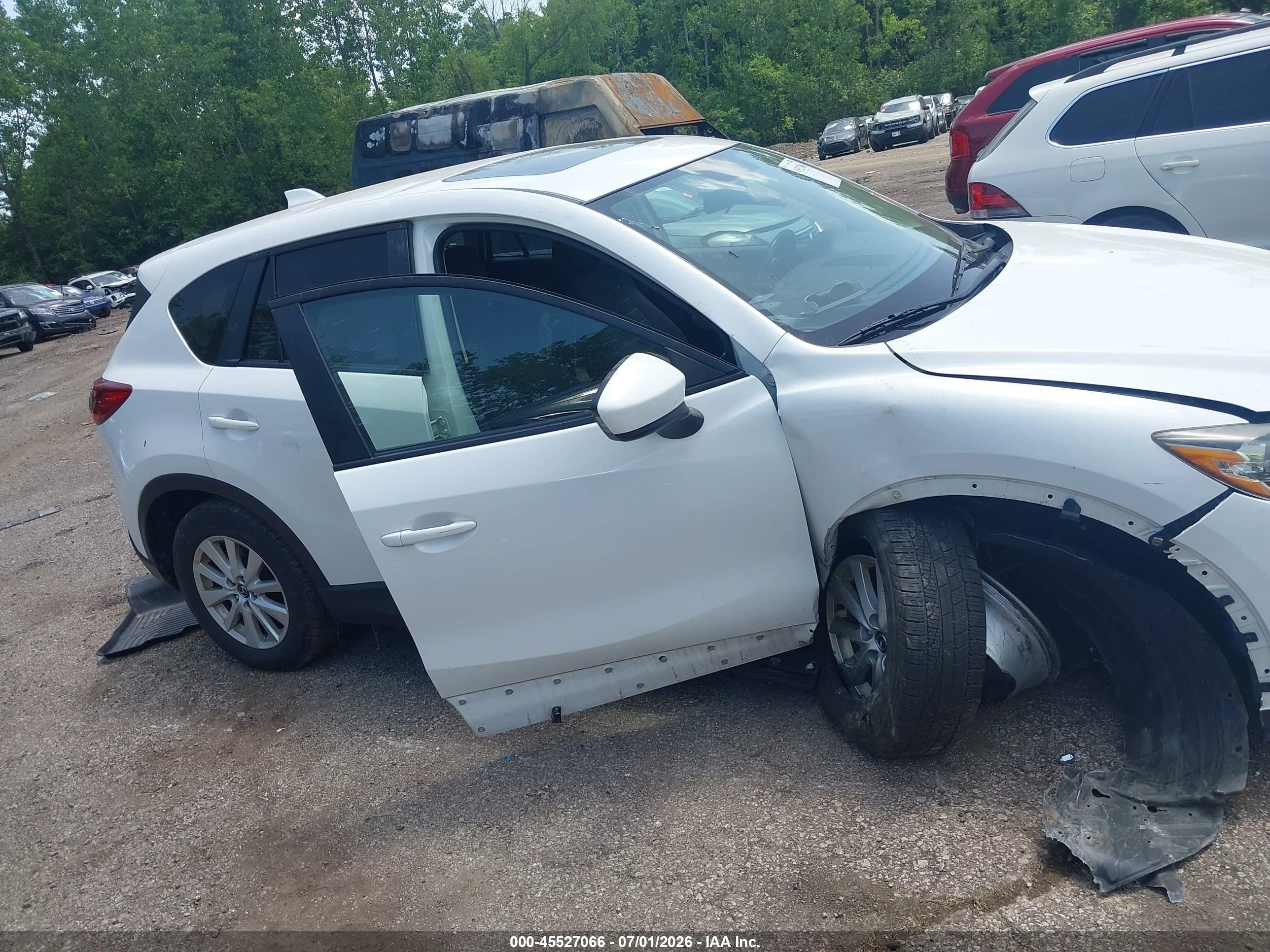 2013 Mazda Cx-5 Touring White vin: JM3KE4CE0D0120919