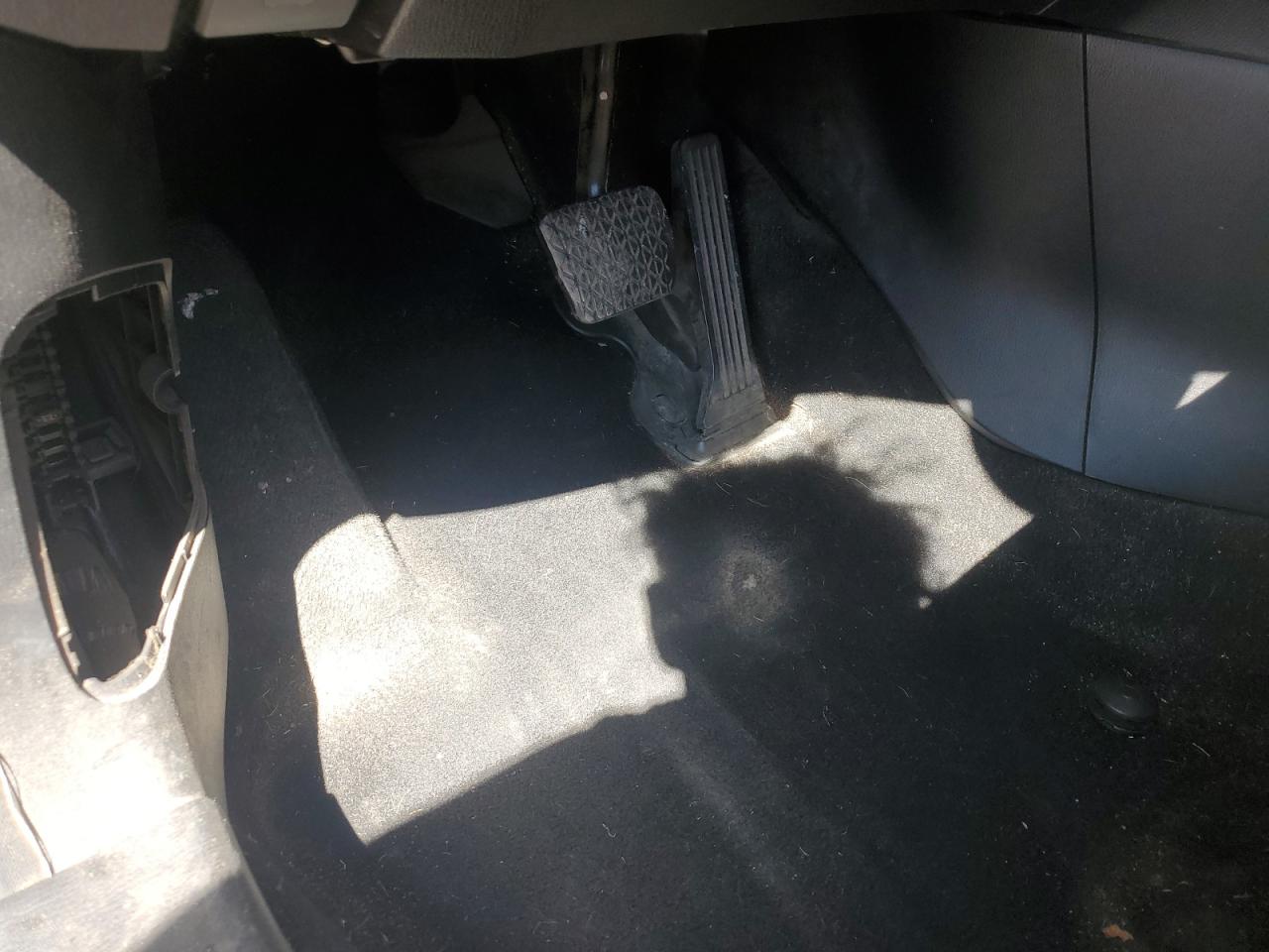 2013 Mazda Cx-5 Touring Gray vin: JM3KE4CE5D0125761 Damage: Left Front Carpet, Worn, Replacement Required