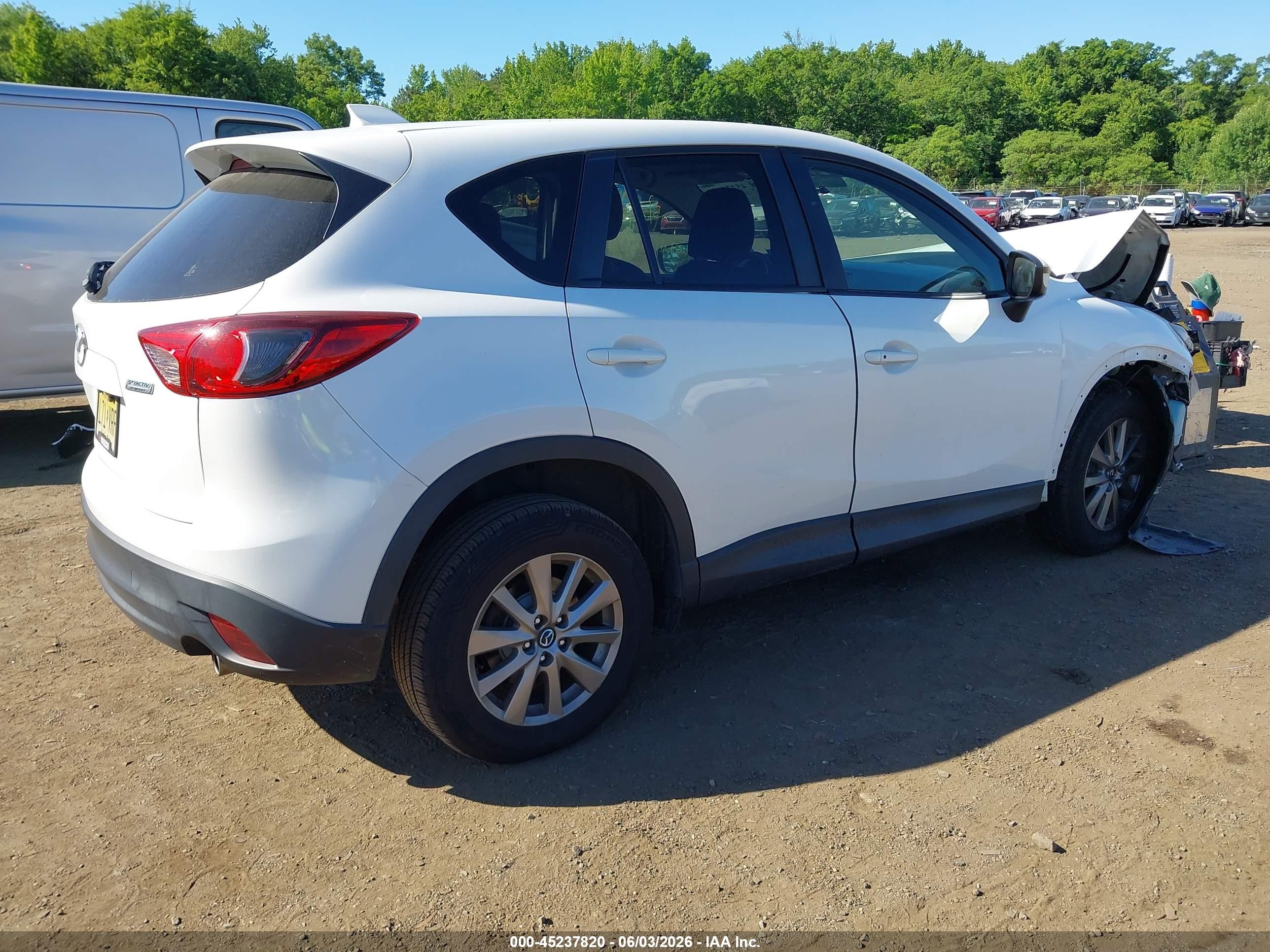 2015 Mazda Cx-5 Touring White vin: JM3KE4CY0F0539737
