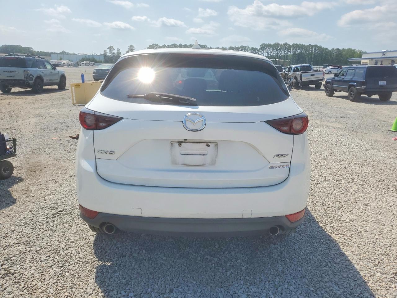 2018 Mazda Cx-5 Touring Белый vin: JM3KFACM1J0407569