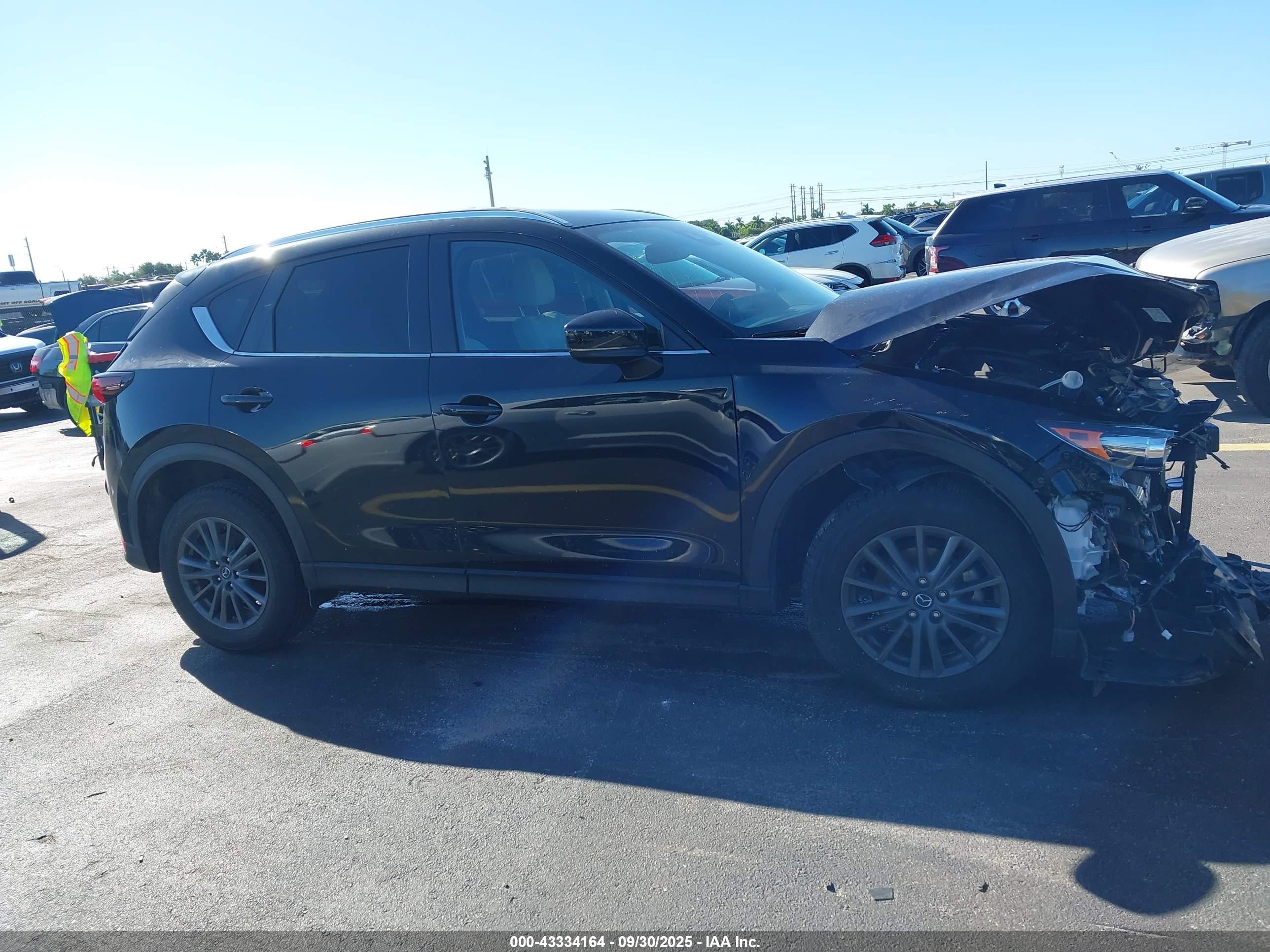 2021 Mazda Cx-5 Touring Black vin: JM3KFACM6M1392680