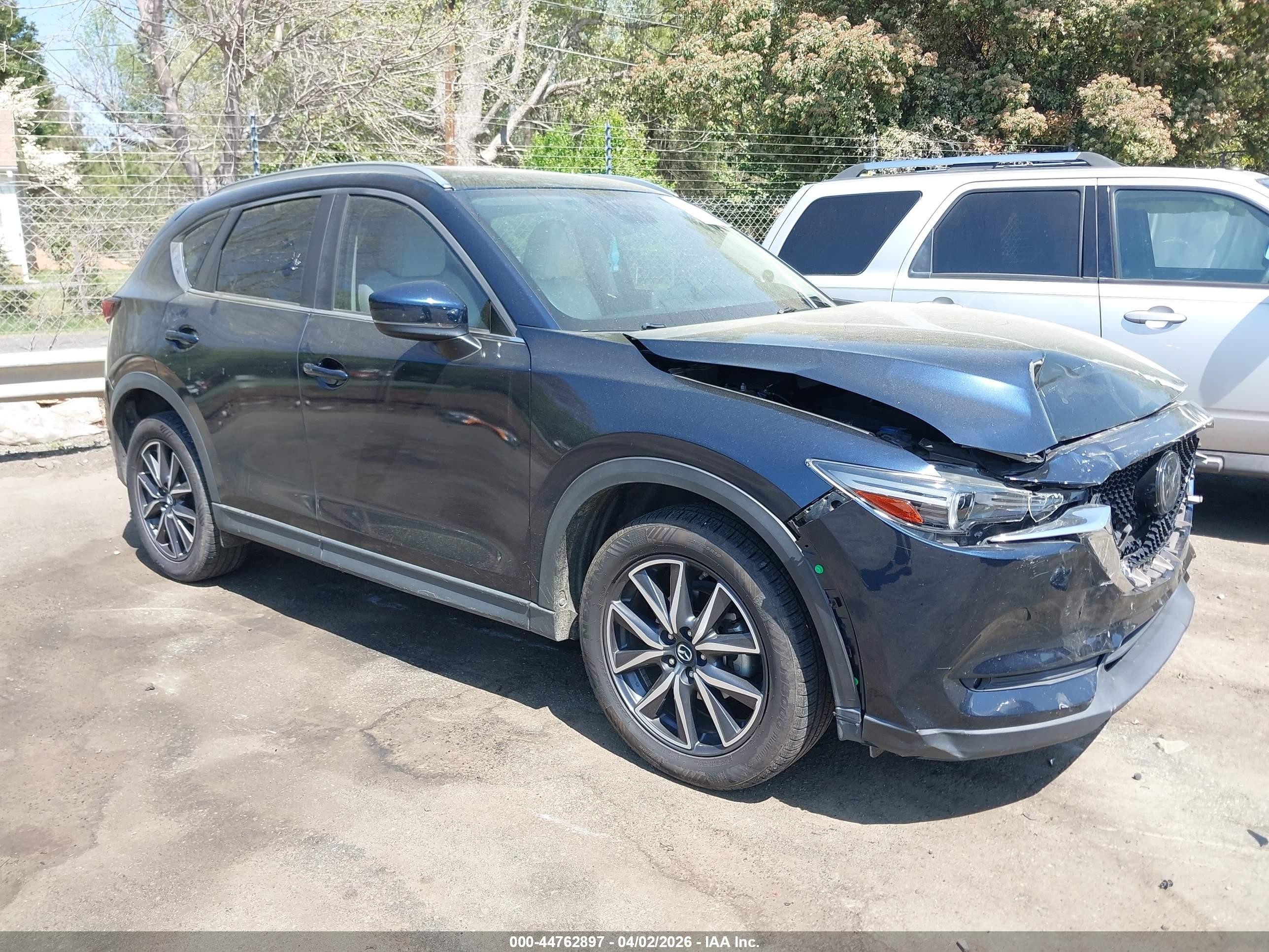 2018 Mazda Cx-5 Grand Touring Blue vin: JM3KFADM4J1413309