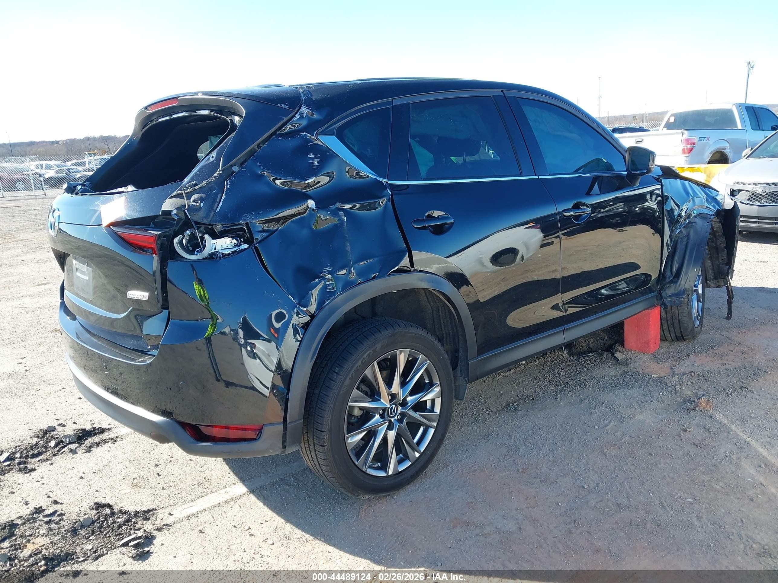 2019 Mazda Cx-5 Signature W/diesel Черный vin: JM3KFBE21K0659695